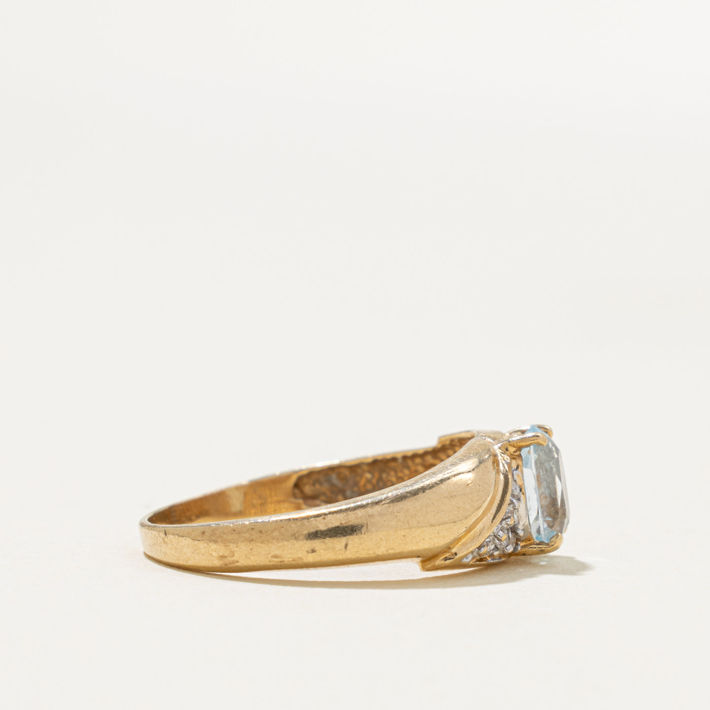 10k Oval Cut Blue Topaz & Diamond Grooved Ring | 0.82ct, 0.07ctw | SZ 8.25