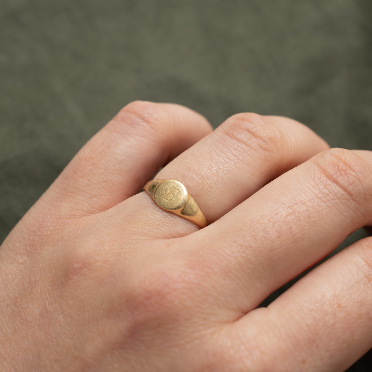 10k Yellow Gold "E" Initial Signet Ring | SZ 4.5