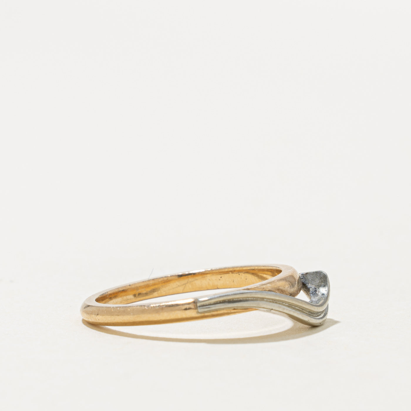 Vintage Canadian Yellow & White Gold Wave Crossover Ring | SZ 6