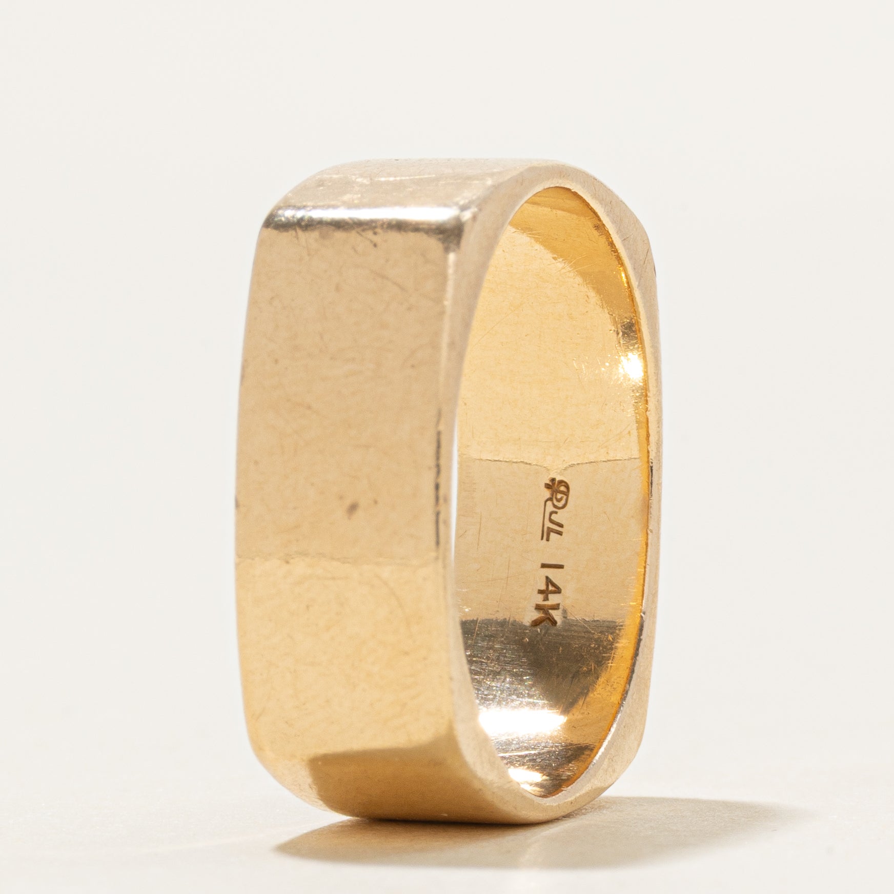 14K Yellow Gold Soft Square Band | 7.1mm | SZ 8