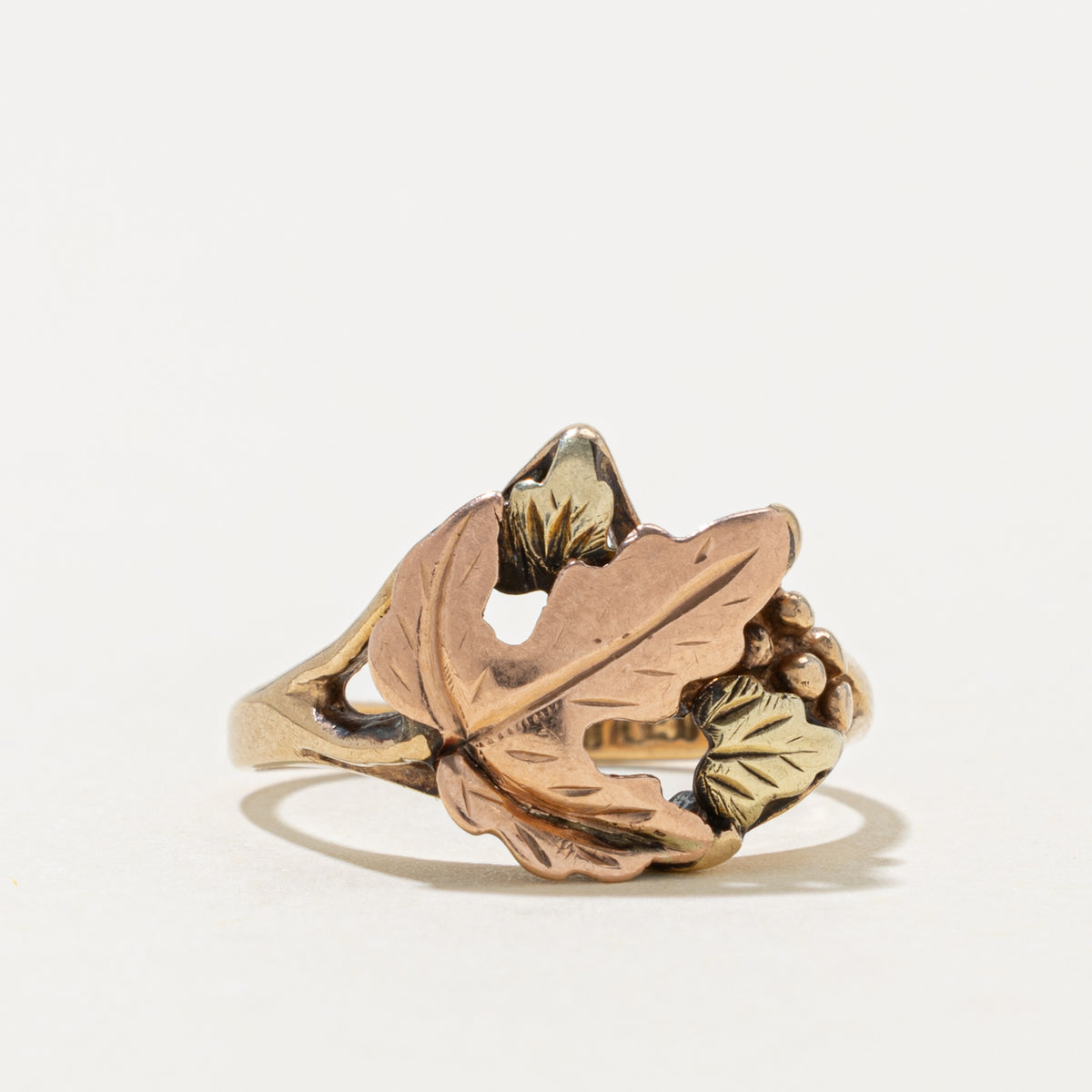 'Black Hills' Tri Tone Gold Engraved Floral Ring | SZ 5