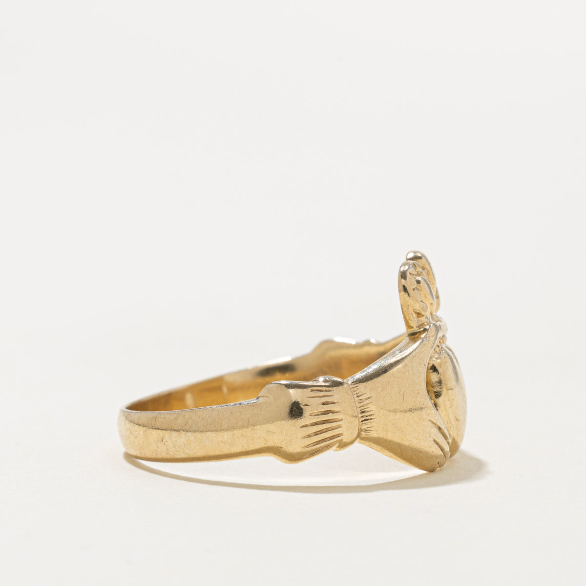 1952 London 9k Claddagh Ring | SZ 11.5