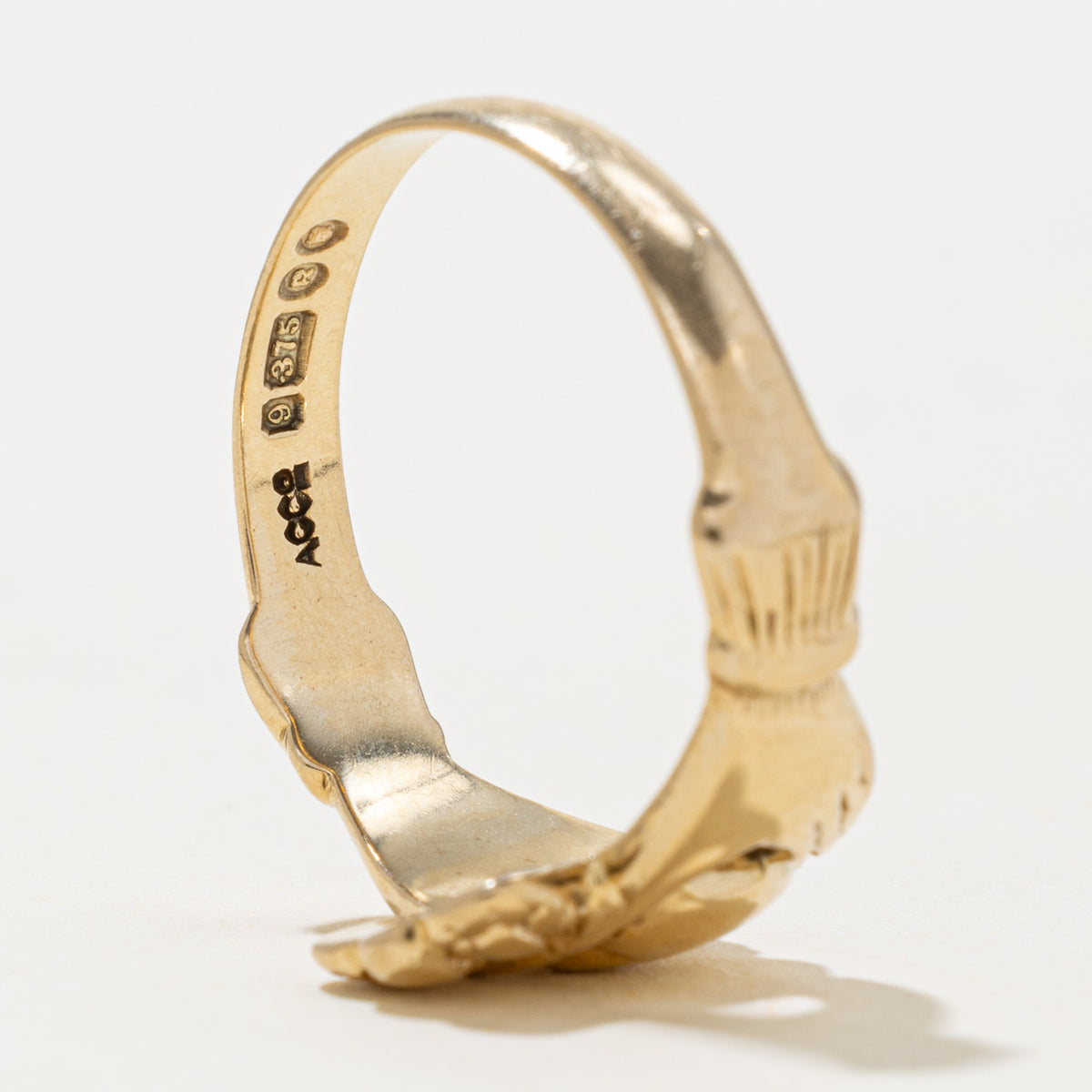 1952 London 9k Claddagh Ring | SZ 11.5