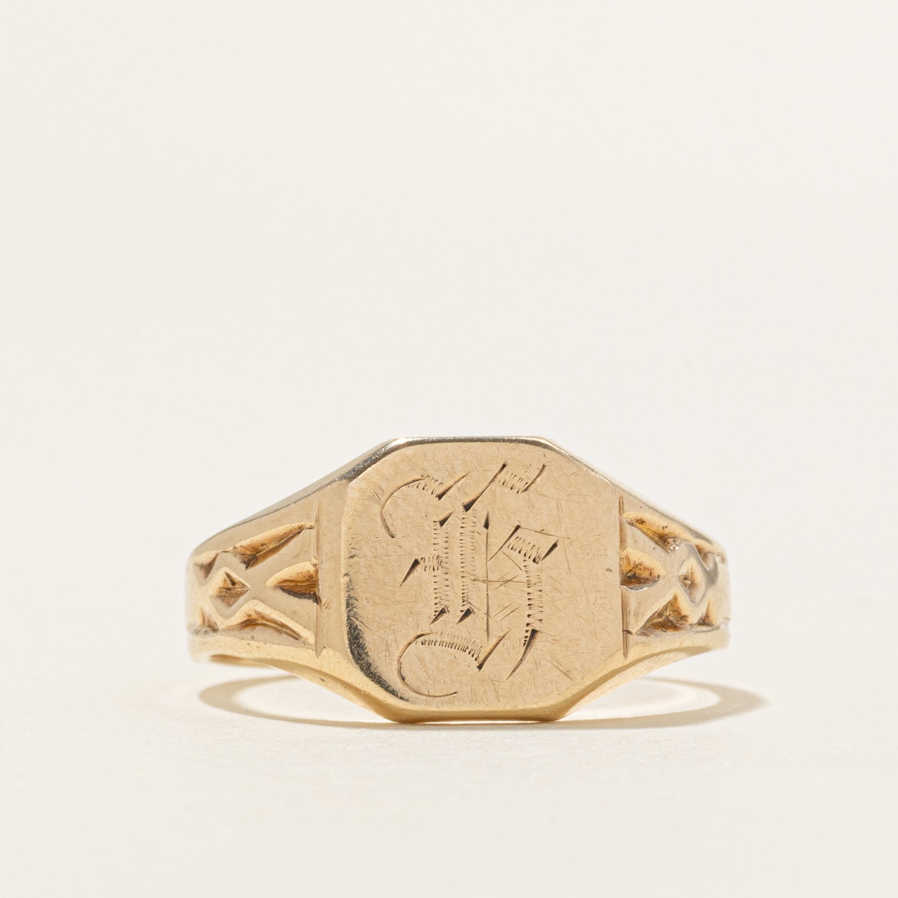 Vintage 10K Yellow Gold Signet Ring | SZ 7.5