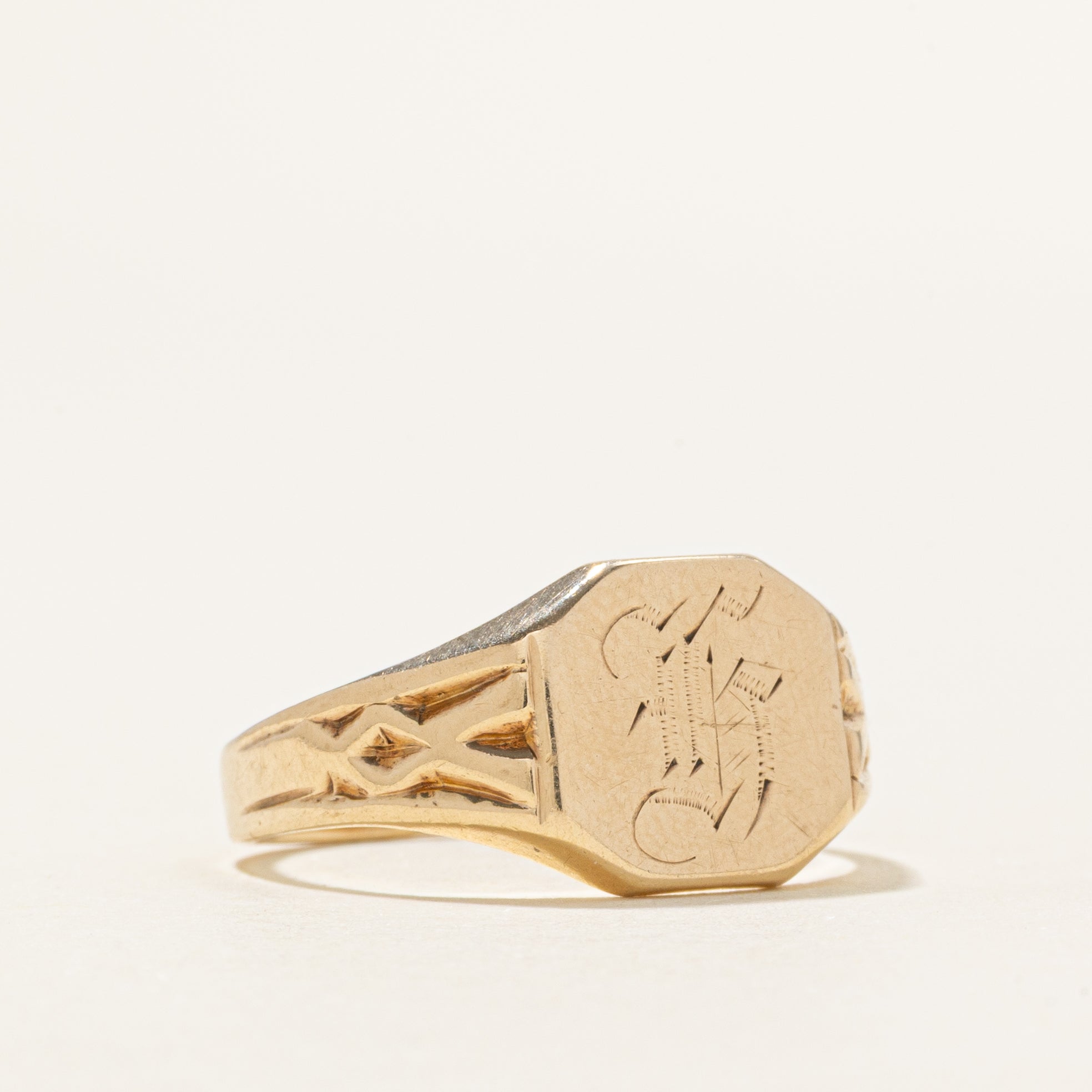 Vintage 10K Yellow Gold Signet Ring | SZ 7.5