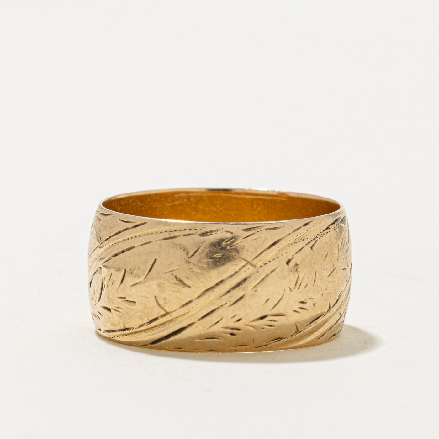 10k Yellow Gold Leaf Engraved Cigar Band | 9.80mm | SZ 7.75