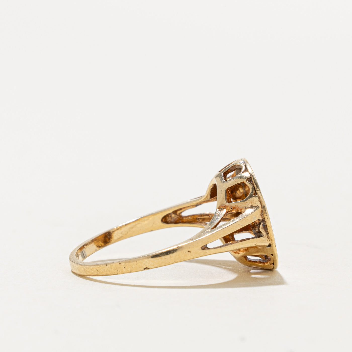 14k Yellow Gold Engraved Star Geometric Signet Ring | SZ 6