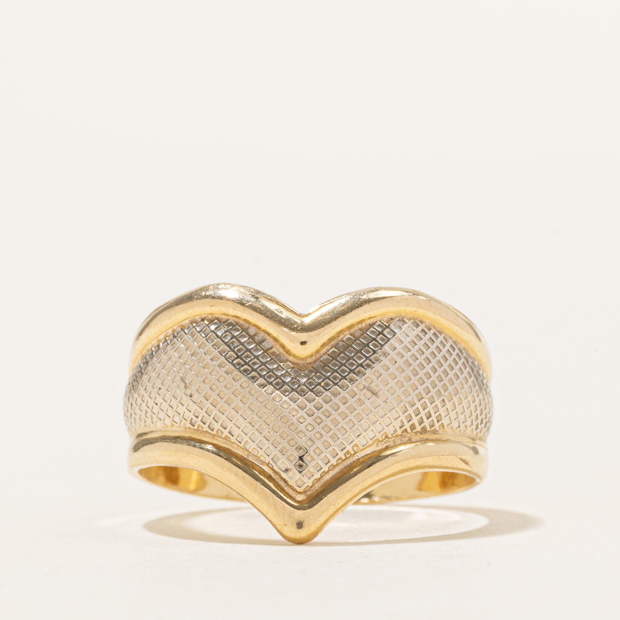 18k Two Tone Gold Textured Chunky Chevron Ring | SZ 7.5