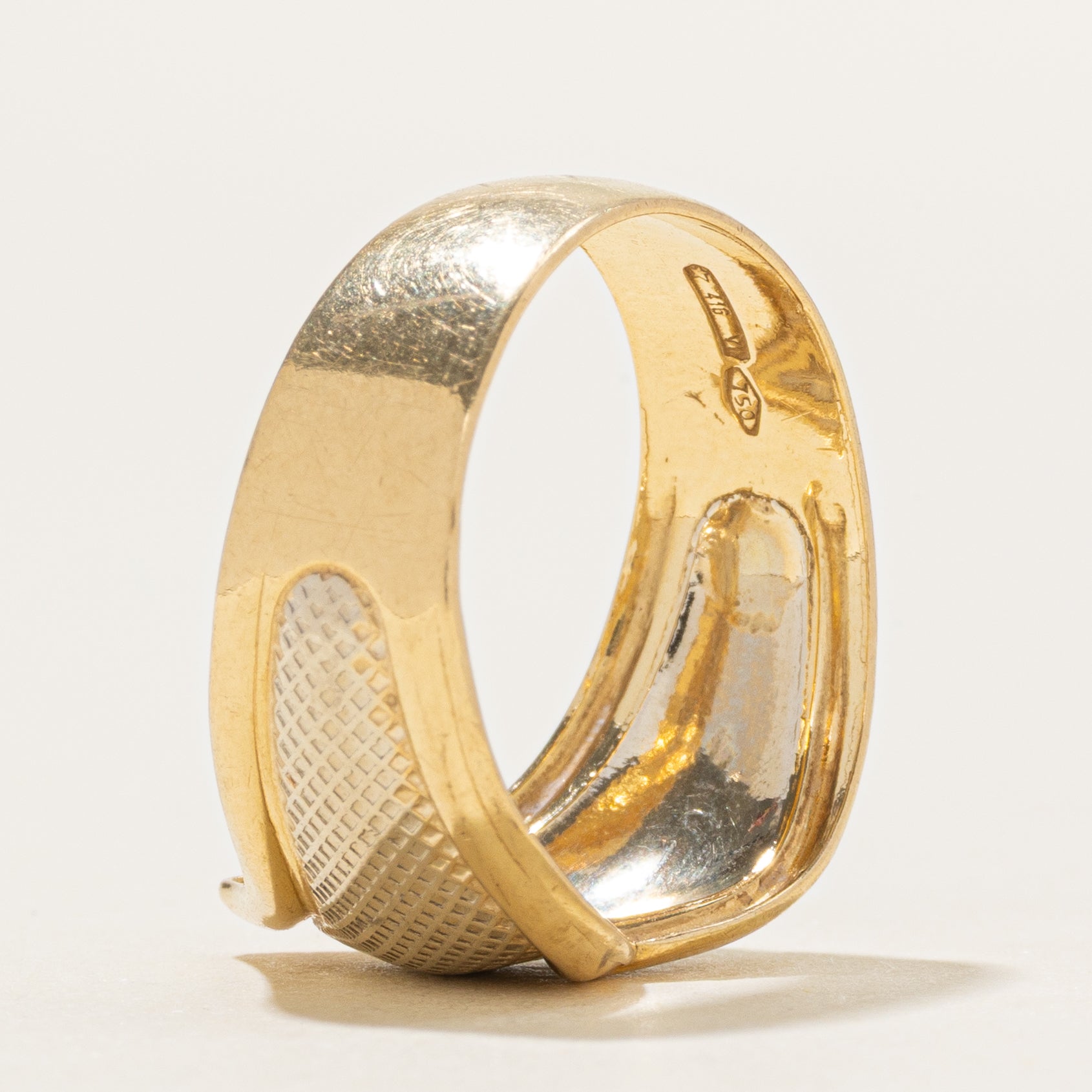18k Two Tone Gold Textured Chunky Chevron Ring | SZ 7.5