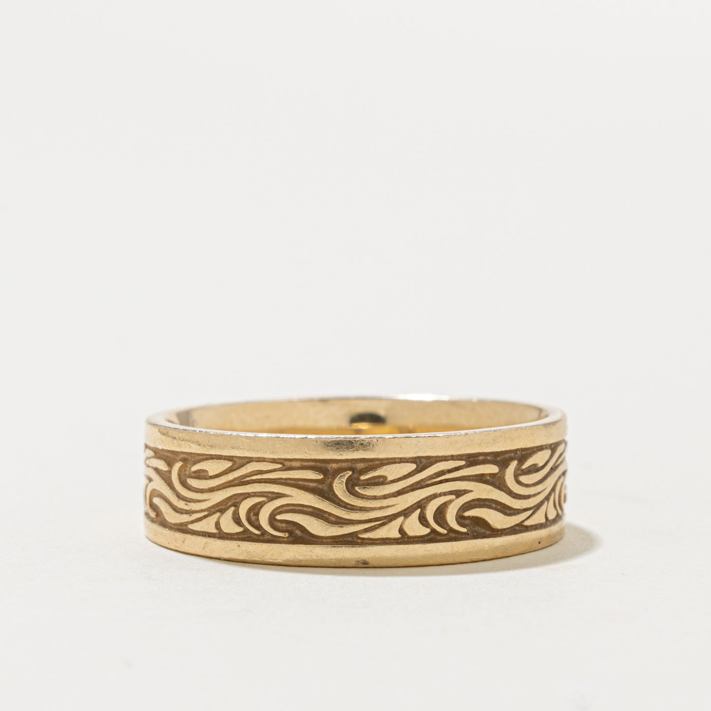 14k Yellow Gold Engraved Wave Band | 7.00mm | SZ 10.25
