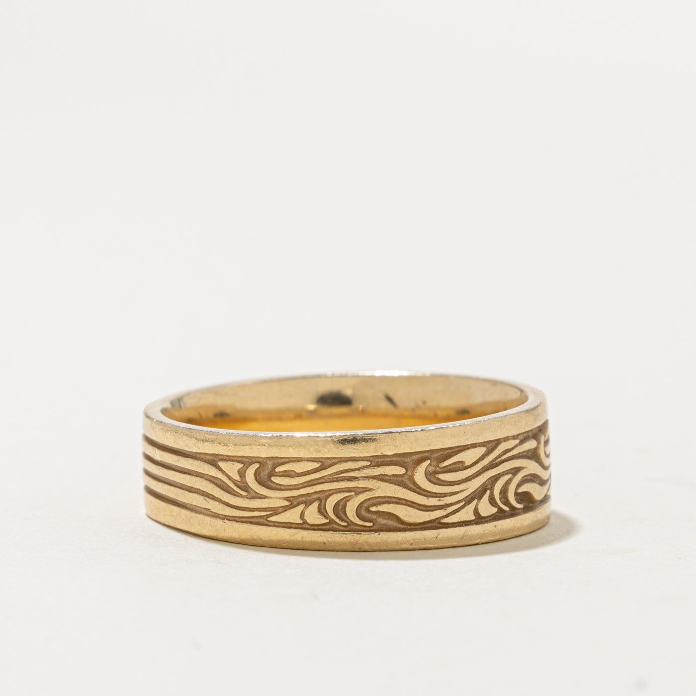 14k Yellow Gold Engraved Wave Band | 7.00mm | SZ 10.25