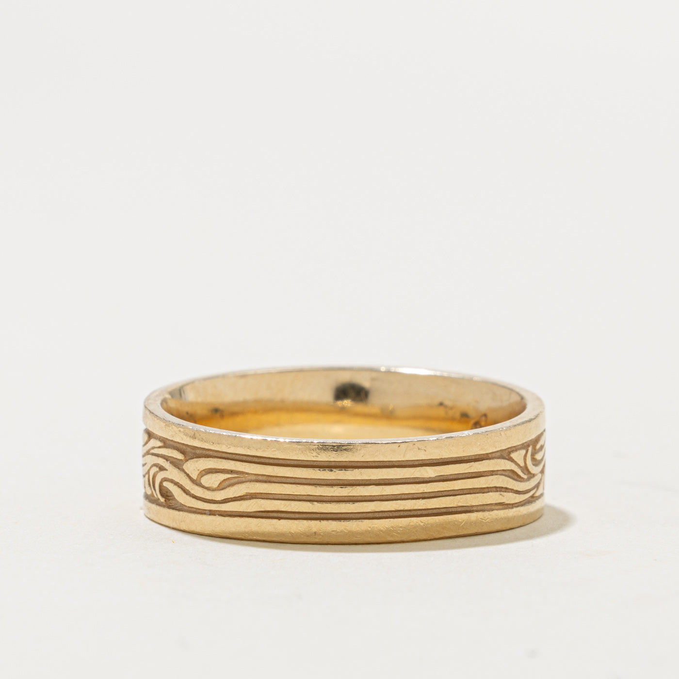 14k Yellow Gold Engraved Wave Band | 7.00mm | SZ 10.25