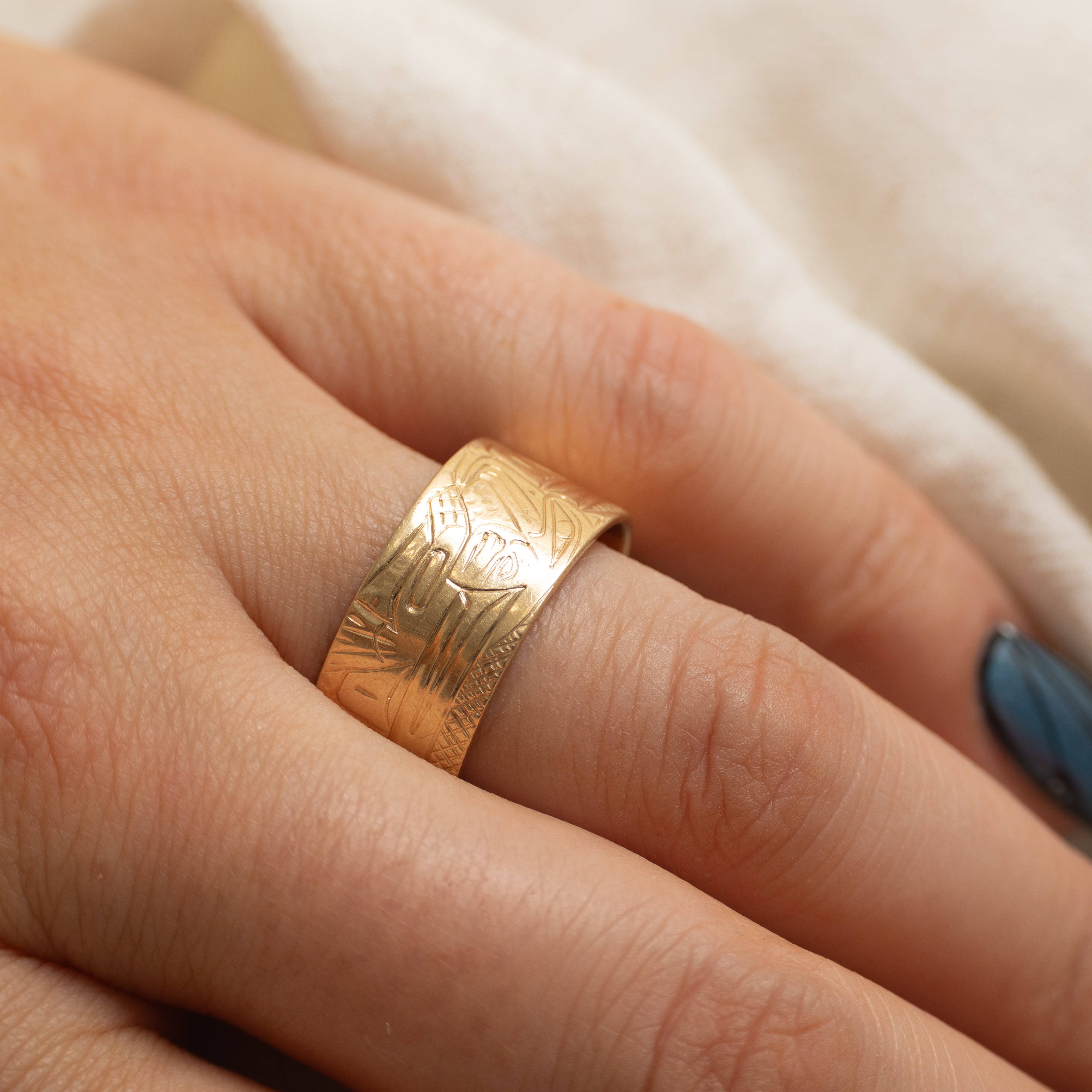 'Thunderbird' 14K Indigenous Hand Carved Yellow Gold Band | 9.75mm | SZ 9