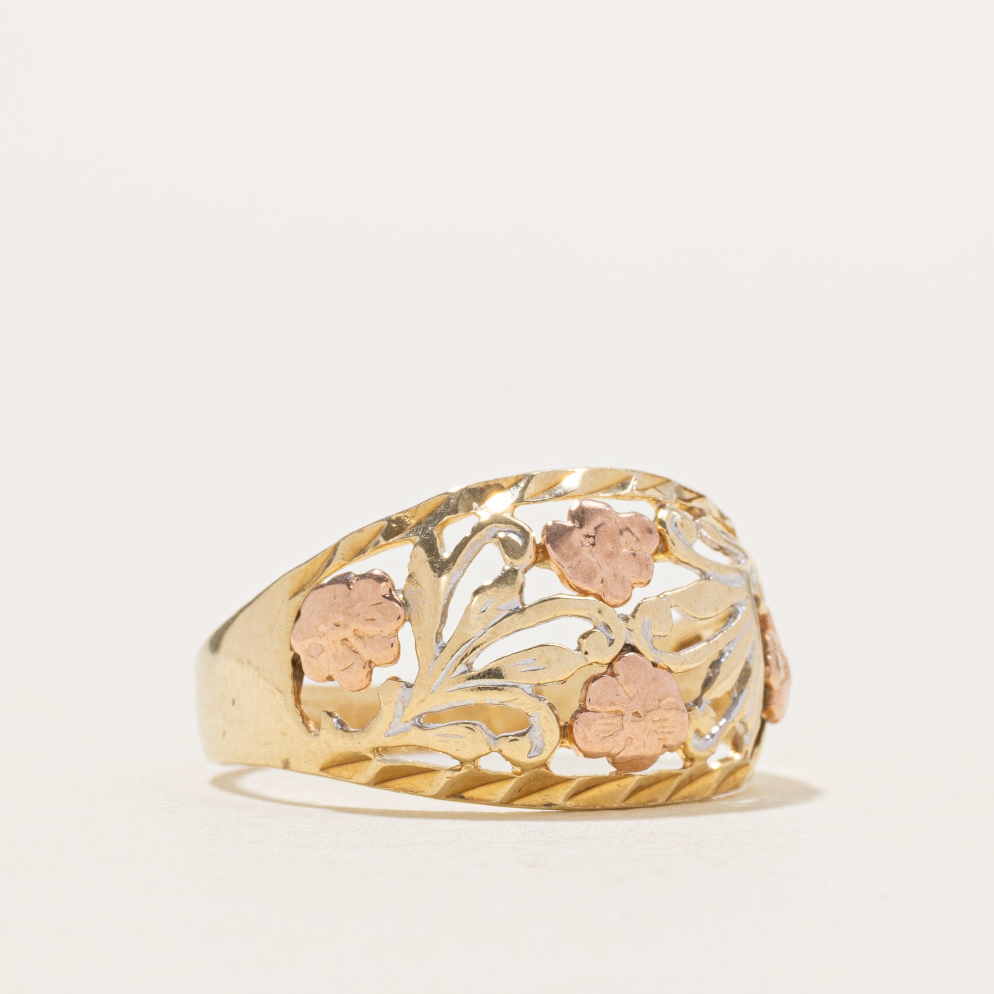 10k Tri Tone Gold Openwork Floral Dome Ring | SZ 7.5