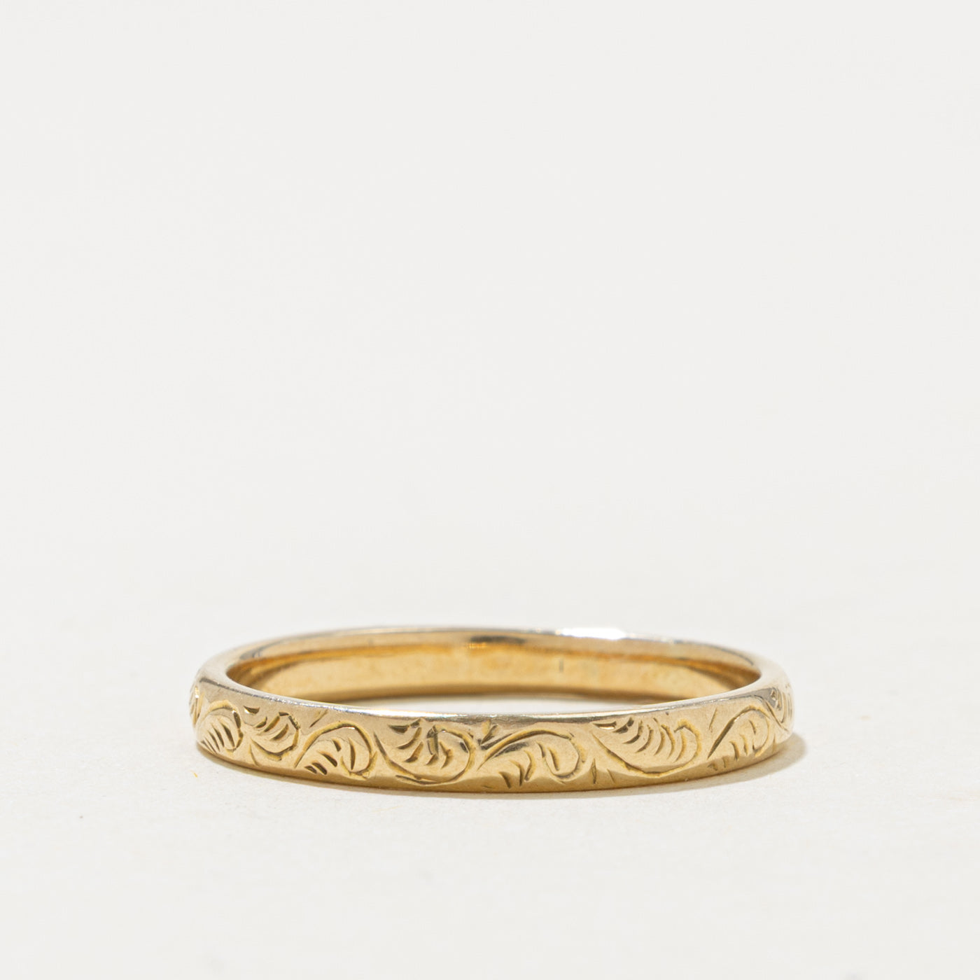 14k Yellow Gold Engraved Scrollwork Band | 2.45mm | SZ 6.5