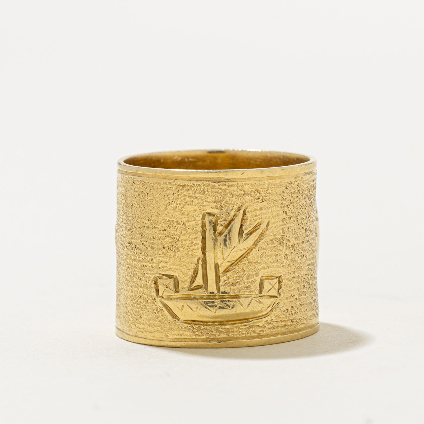 18k Yellow Gold Engraved Sailboat Cigar Band | 16.15mm | SZ 6.75