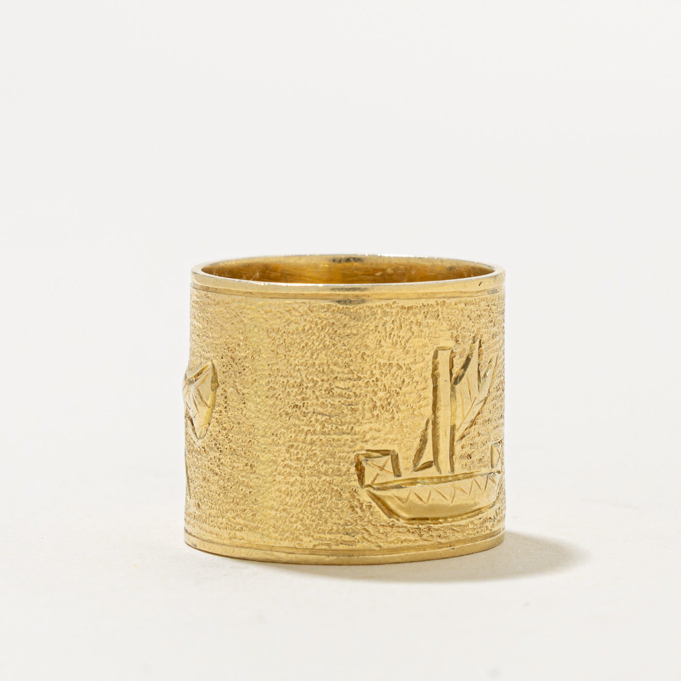 18k Yellow Gold Engraved Sailboat Cigar Band | 16.15mm | SZ 6.75