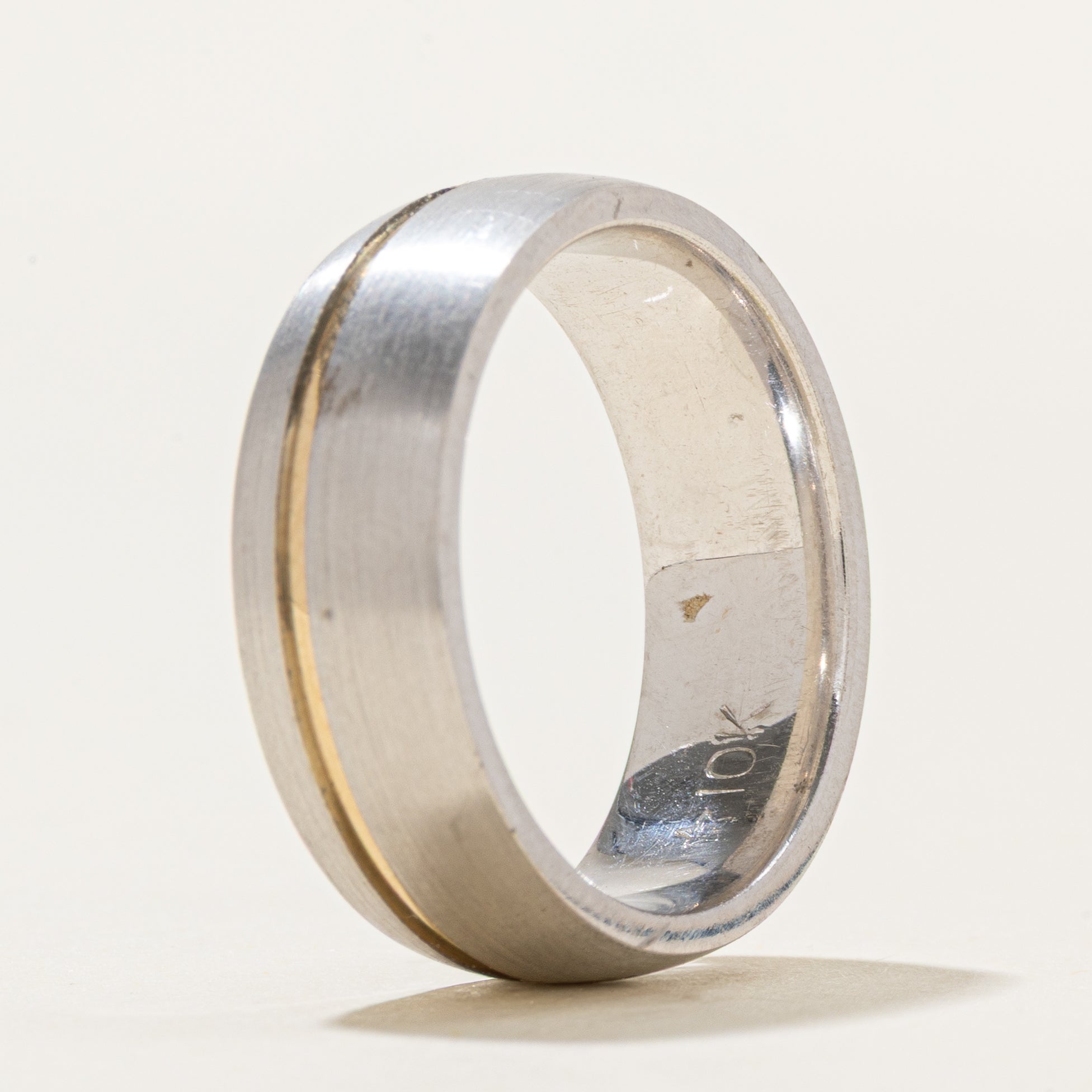 10K White Gold Brushed Band with Yellow Gold Detail | 7mm | SZ 8