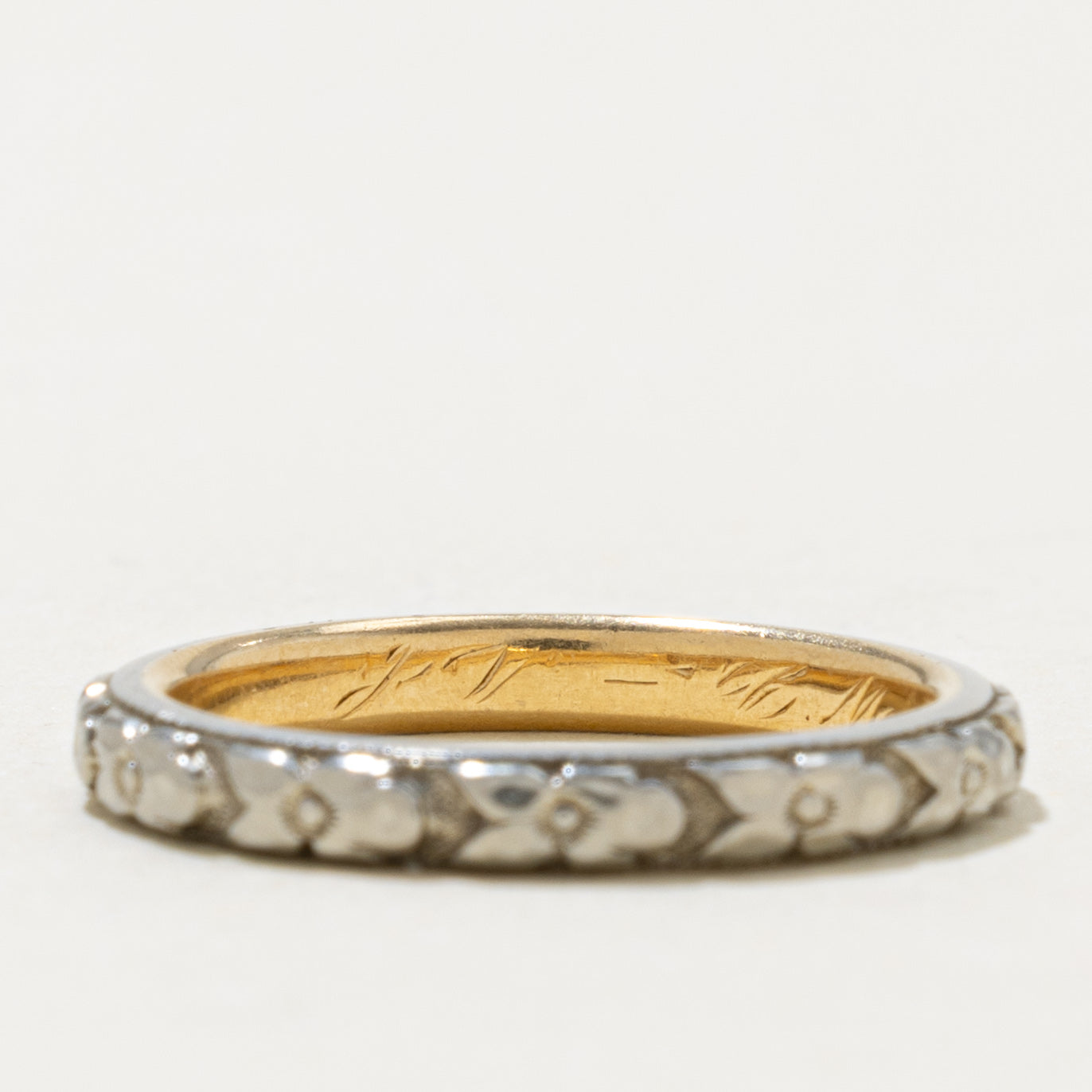 18k Embossed Floral Band | 2.50mm | SZ 4.75