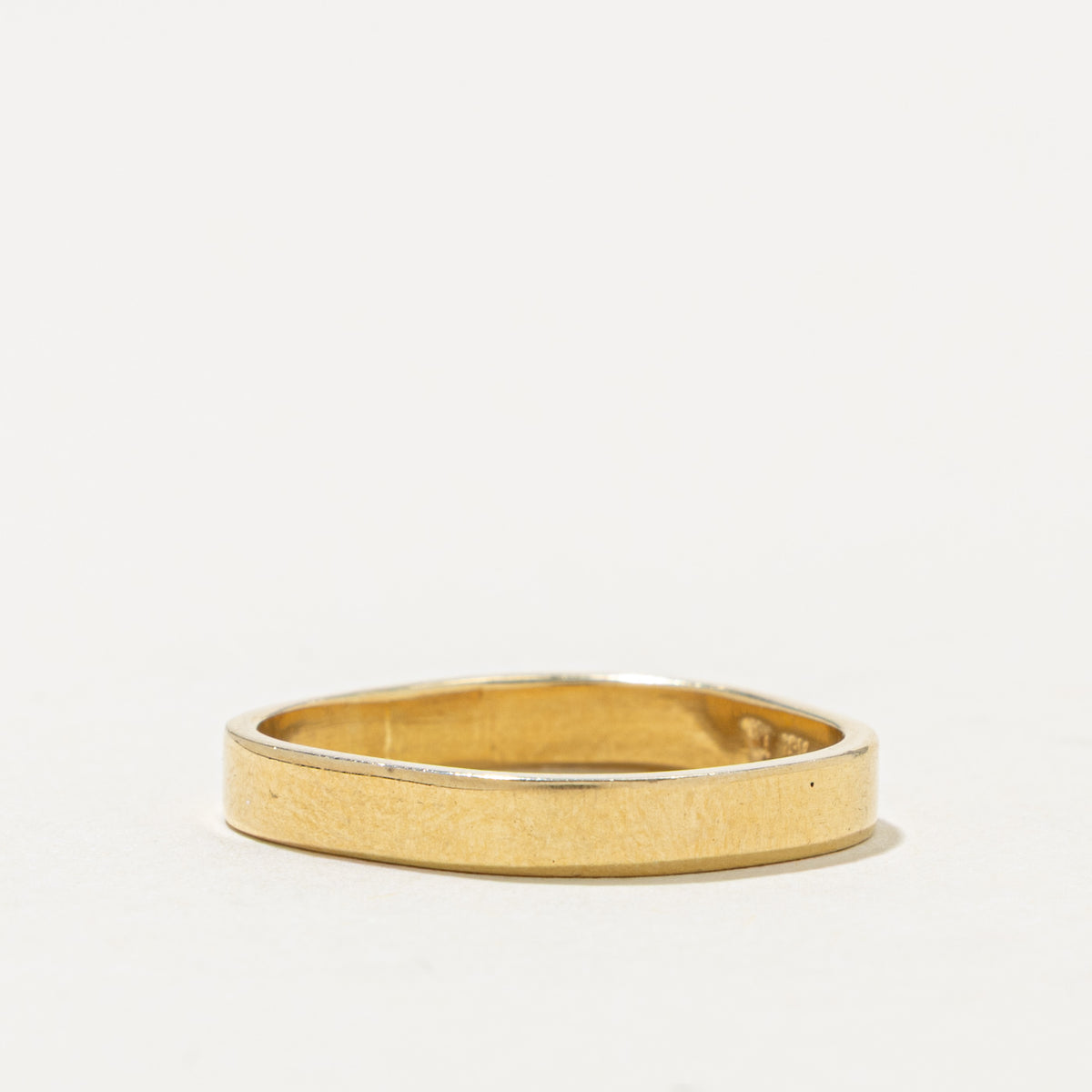 18k Yellow Gold Soft-Square Band | 2.90mm | SZ 5.5