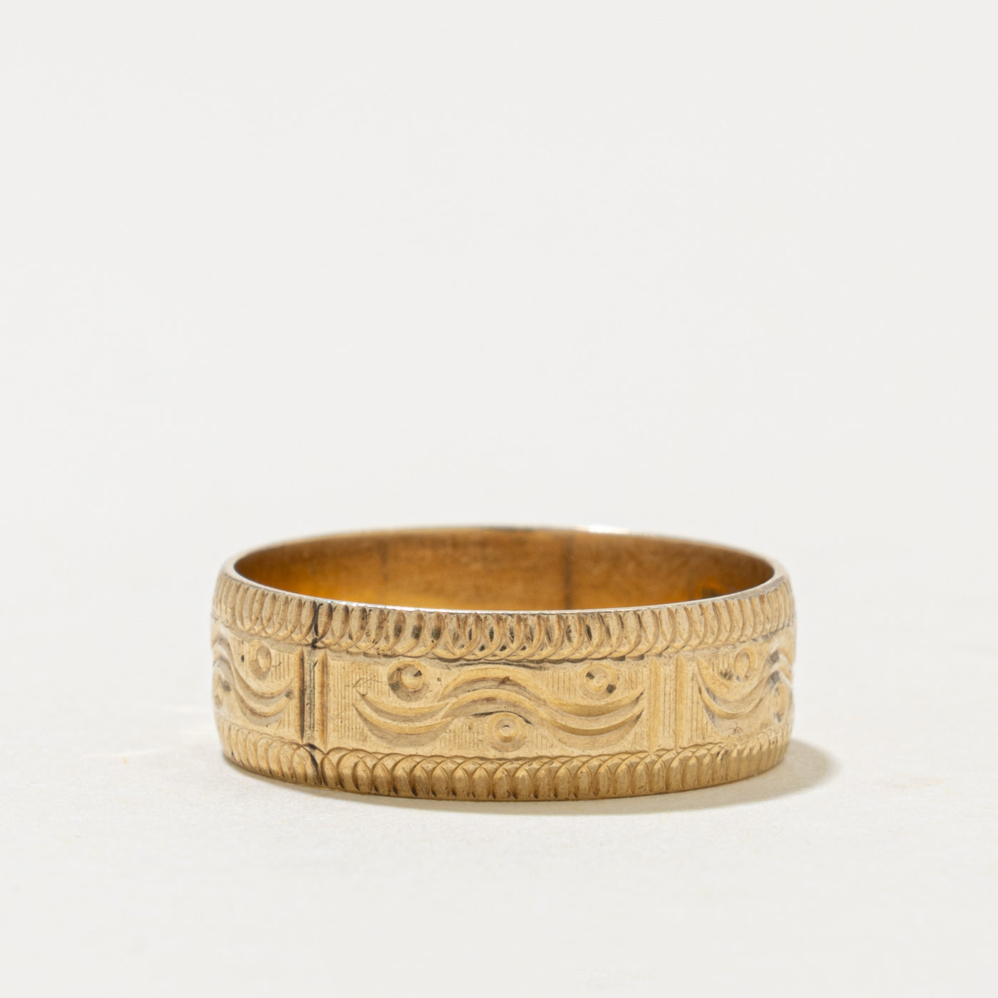 18k Yellow Gold Engraved Scrollwork Band | 5.80mm | SZ 6.25