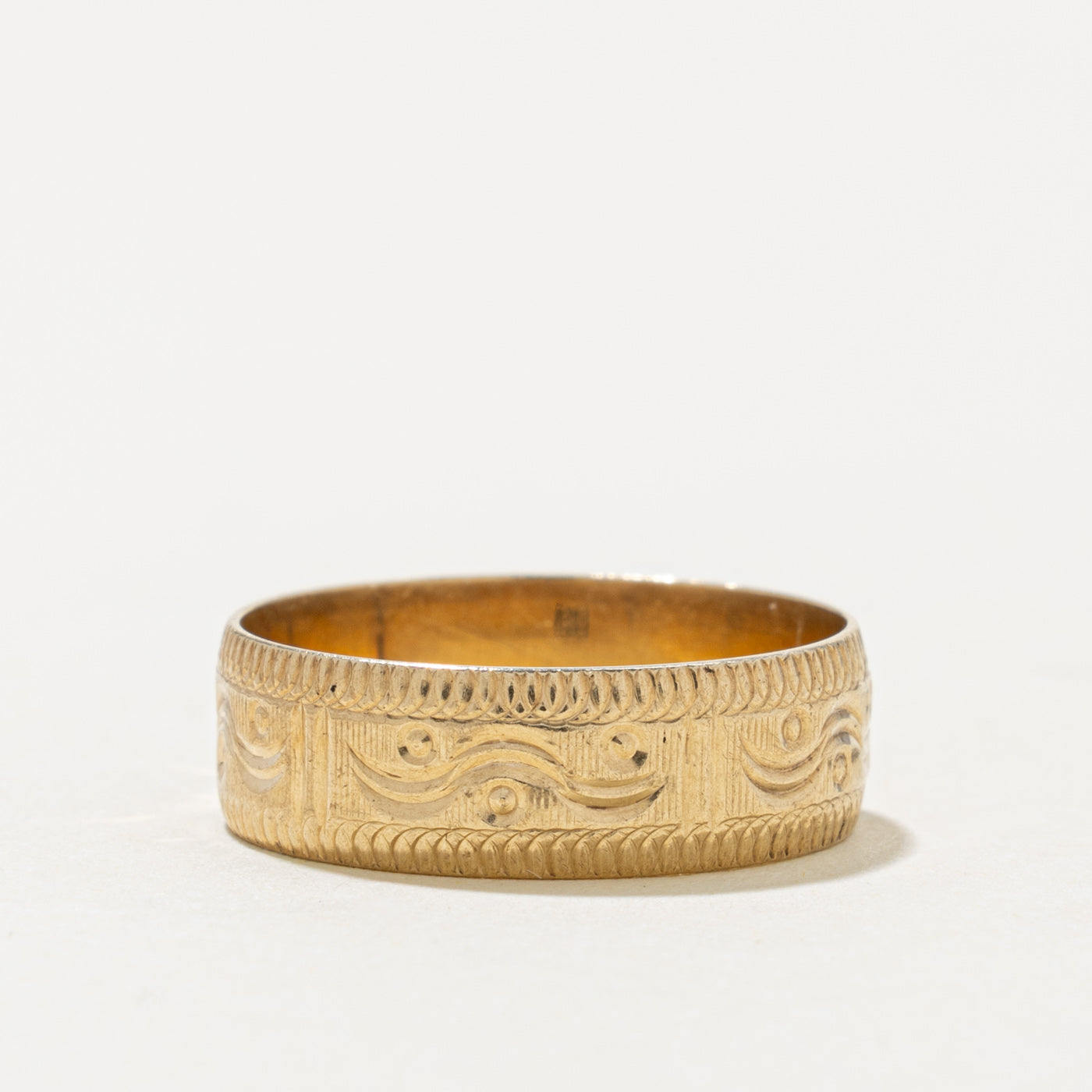 18k Yellow Gold Engraved Scrollwork Band | 5.80mm | SZ 6.25