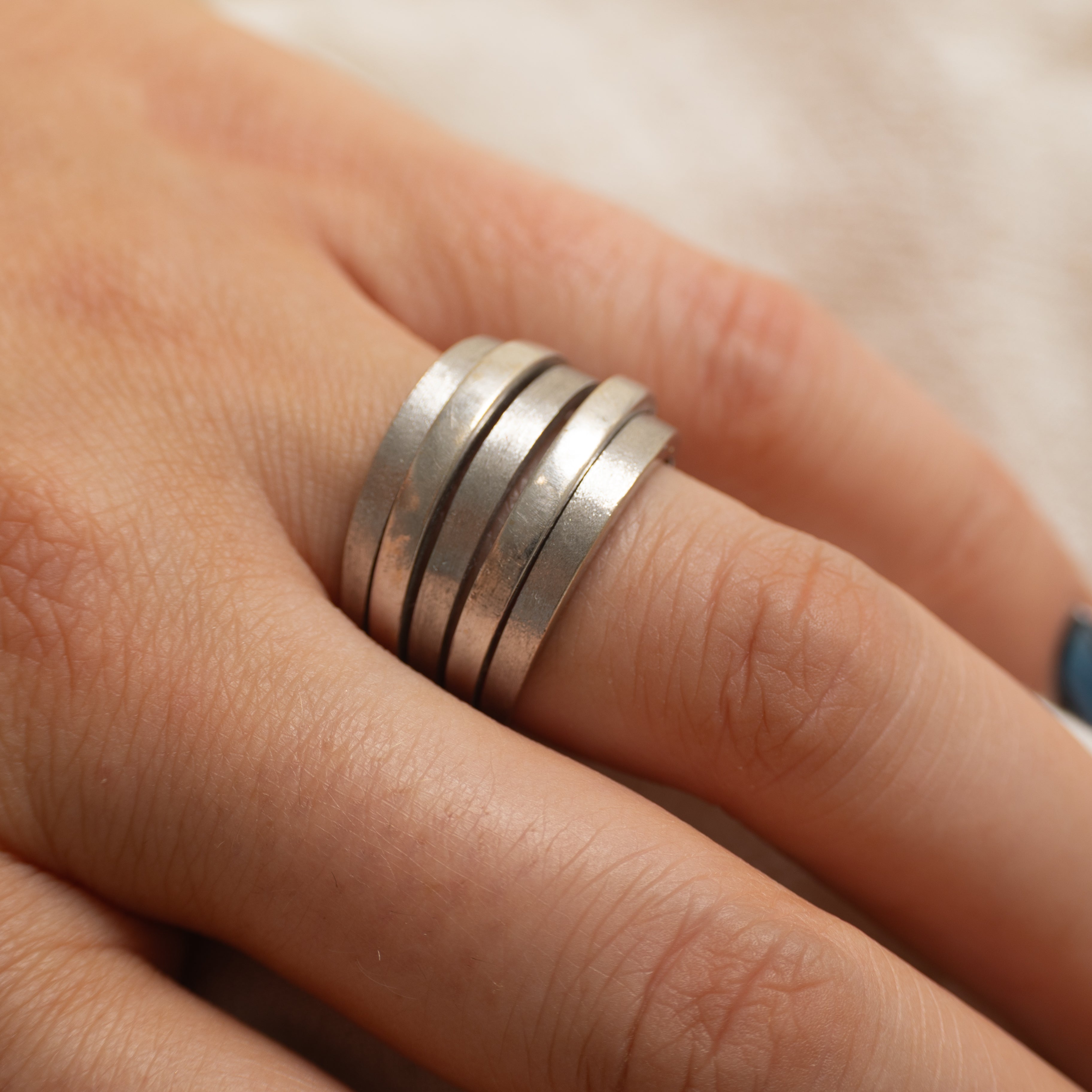 14K White Gold Stack Design Ring | Front: 14mm | SZ 7.5