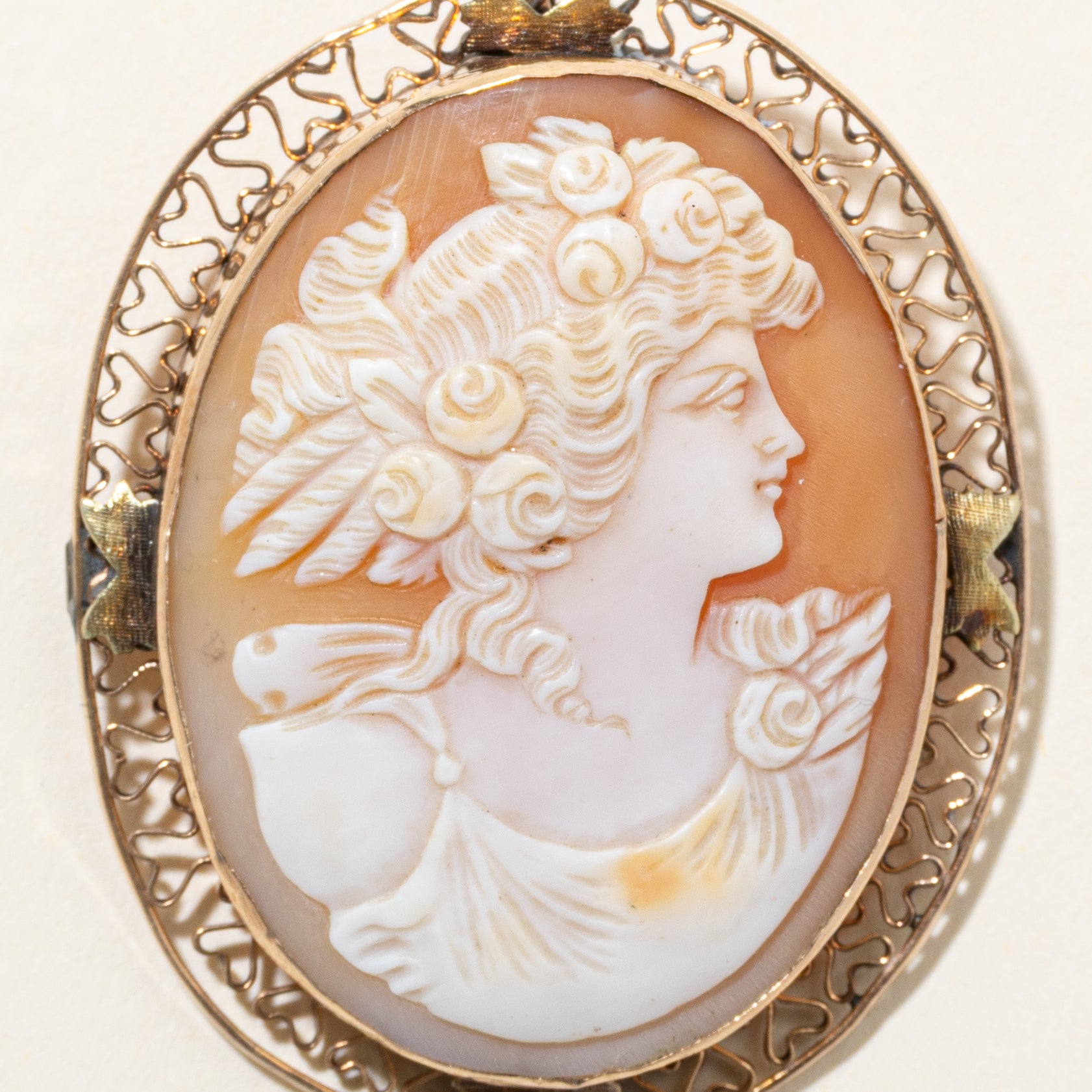 Cameo Sea Shell Convertible Pendant to Brooch | 26.00ct