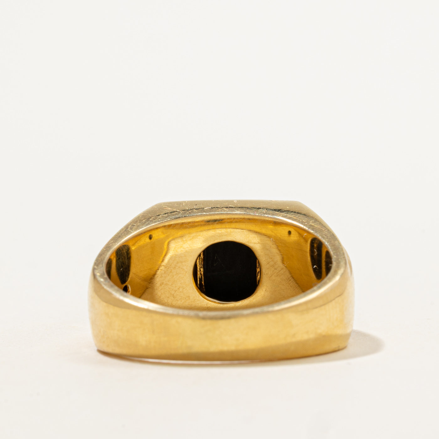 Bague en onyx et diamants | 1,80 ct, 0,30 ct au total | Taille 10 | 