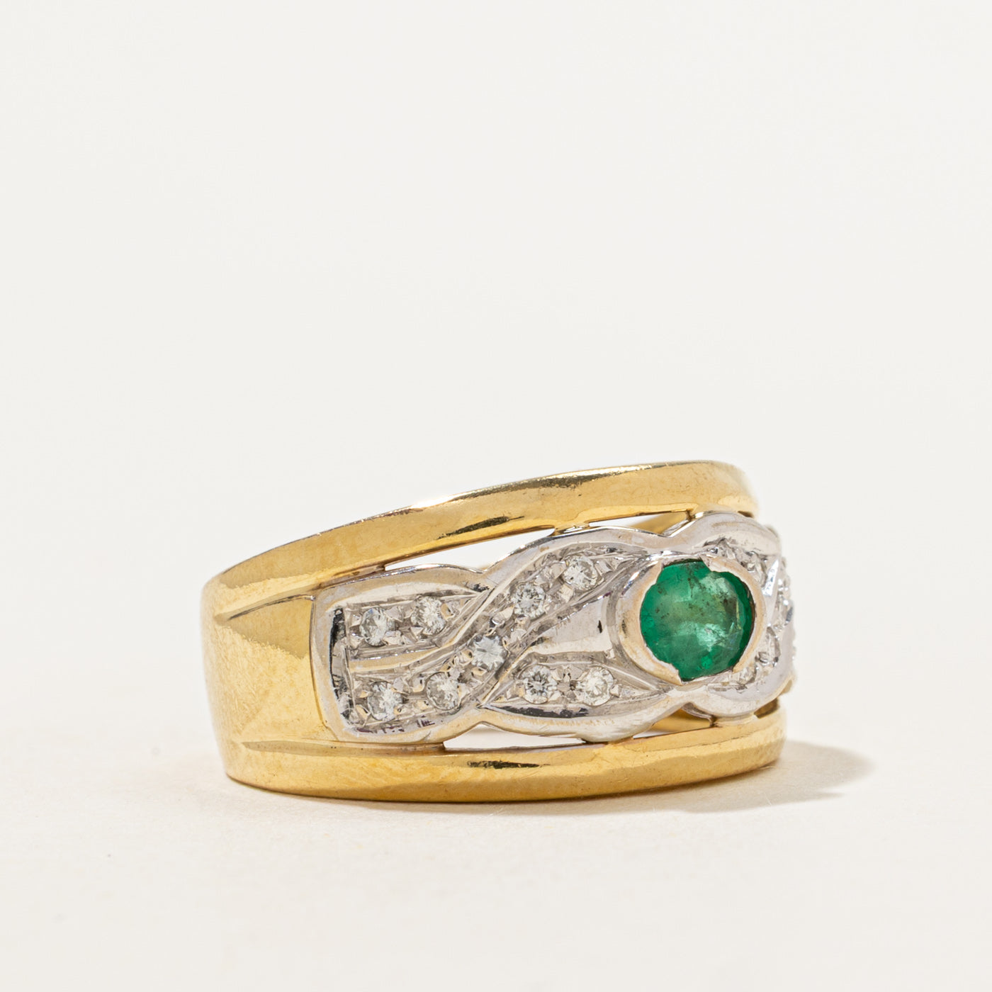 Emerald & Diamond Ring | 0.32ct, 0.18ctw | SZ 6 |