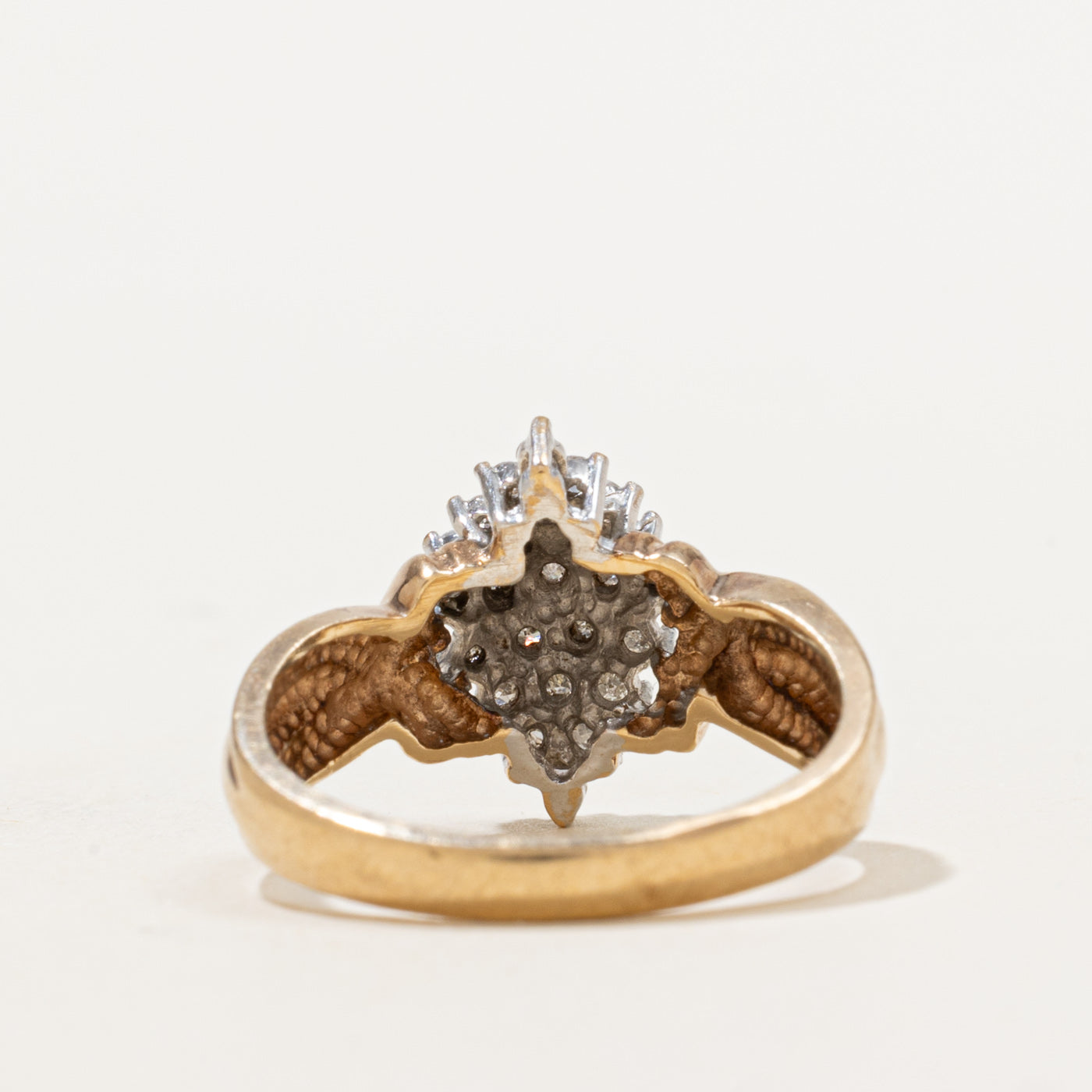 Bague sertie de diamants taille marquise torsadée | 0,30 ct | Taille 6,75 | 