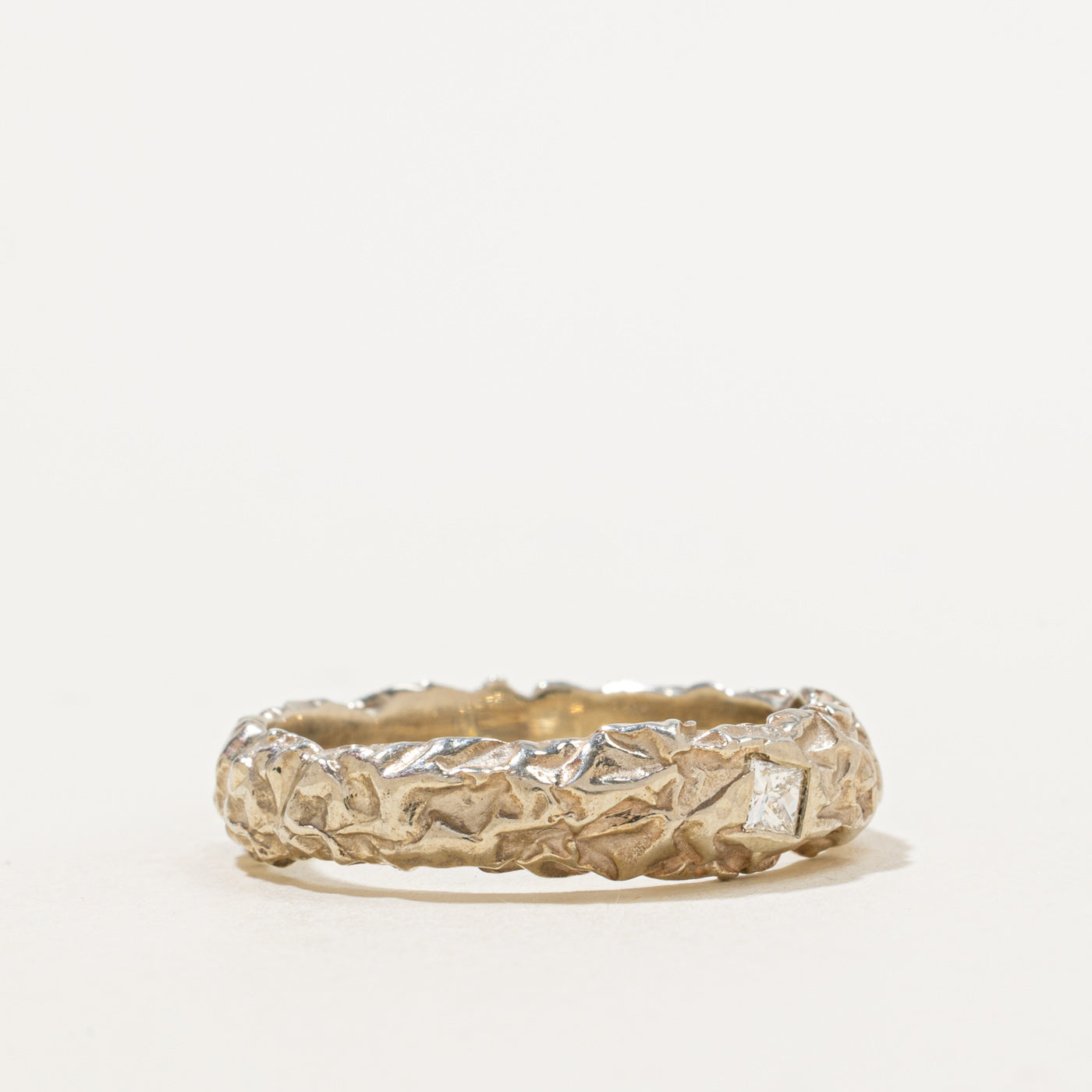 Bague en or blanc avec diamant texturé | 0,20 ct | Taille 10,75 | 