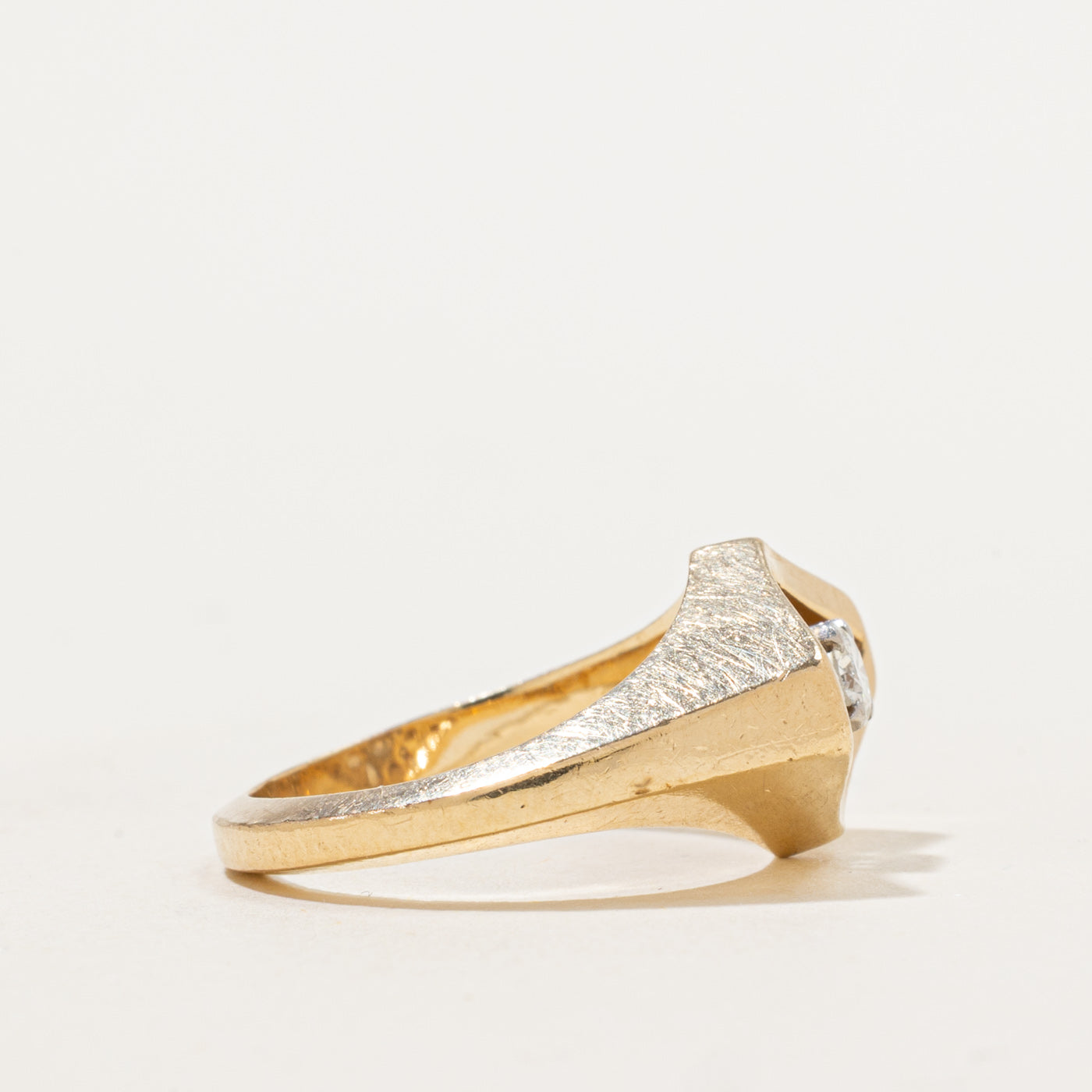 Bague solitaire diamant chevron | 0,15 ct | Taille 5,5 | 