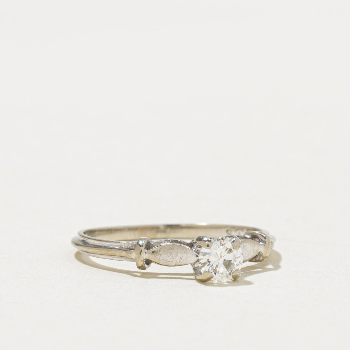 18k Solitaire Diamond Textured Ring | 0.27ct VS1 I | SZ 6.75