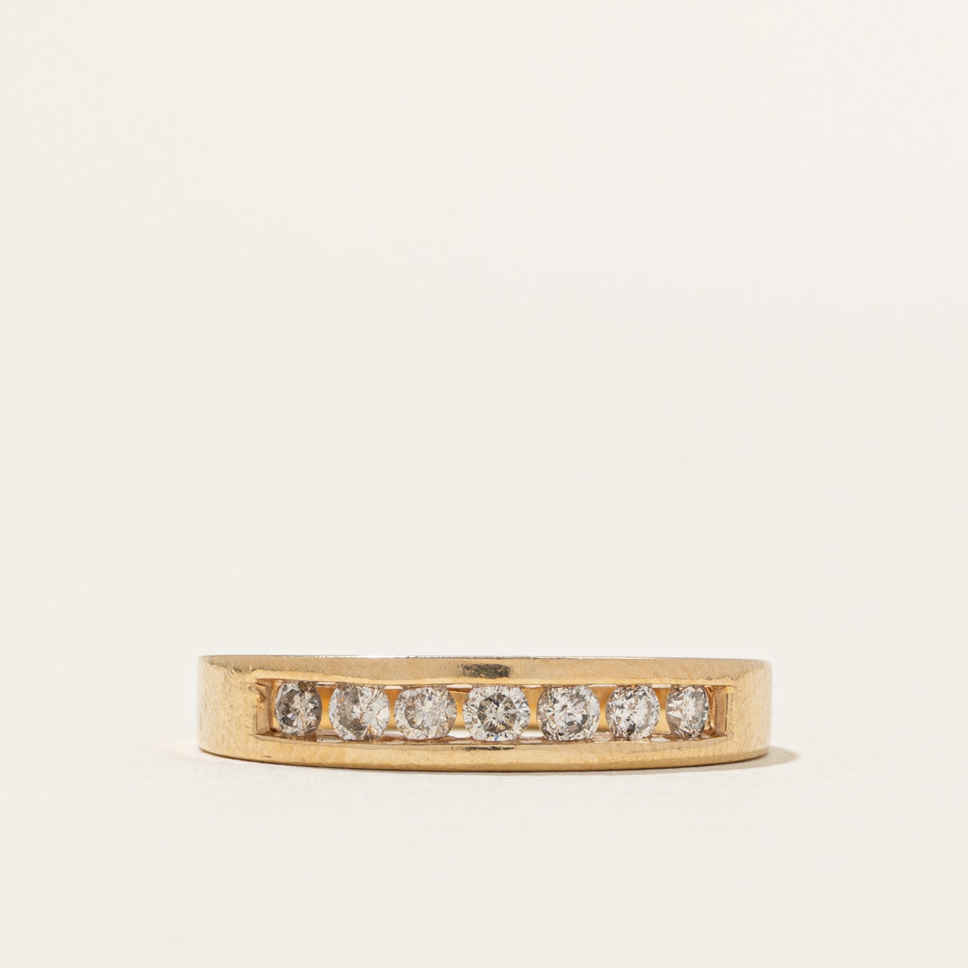 Alliance demi-éternité sertie de diamants en canal | 0,21 ct | Taille 5
