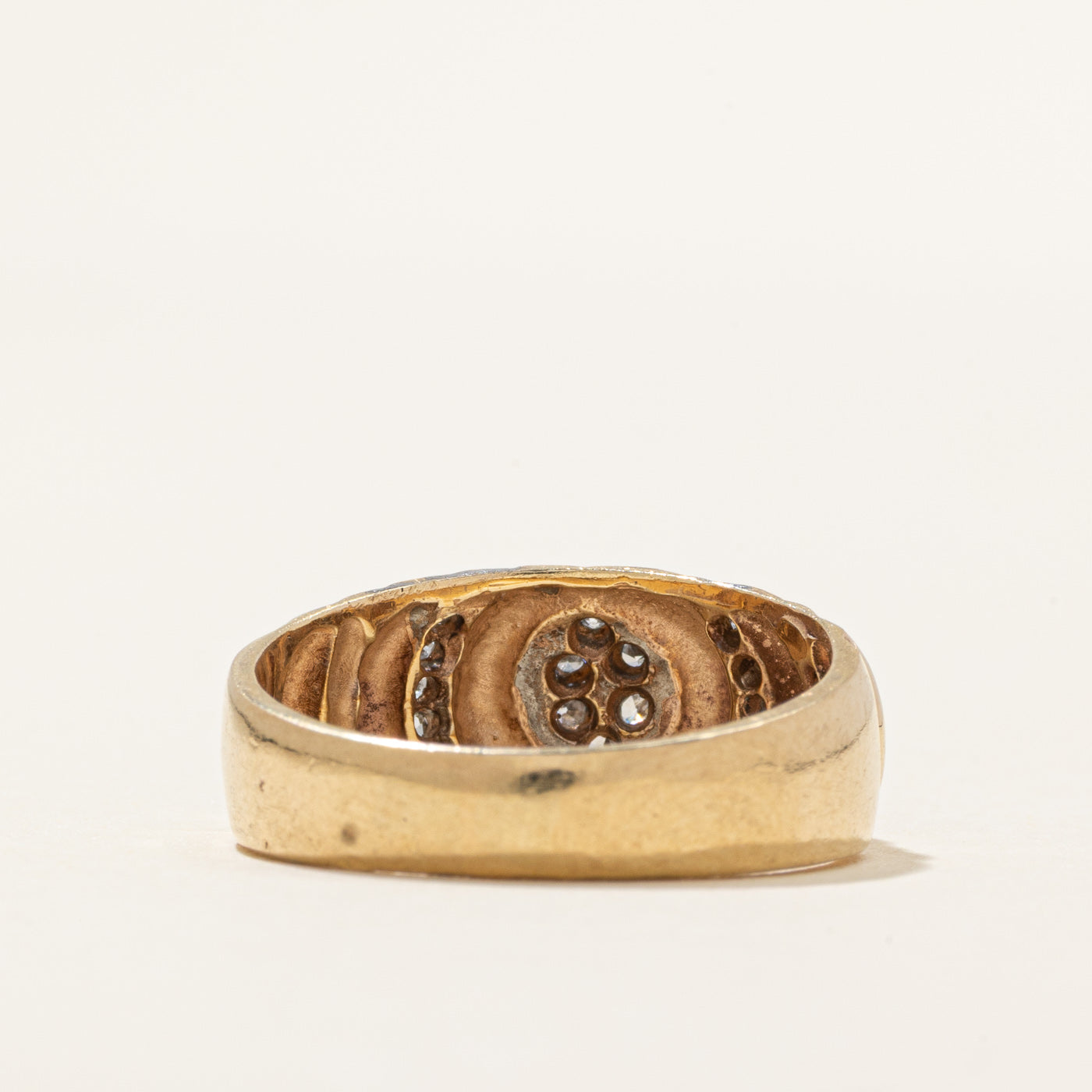 Bague rainurée sertie de diamants taille marquise | 0,15 ct | Taille 6,75