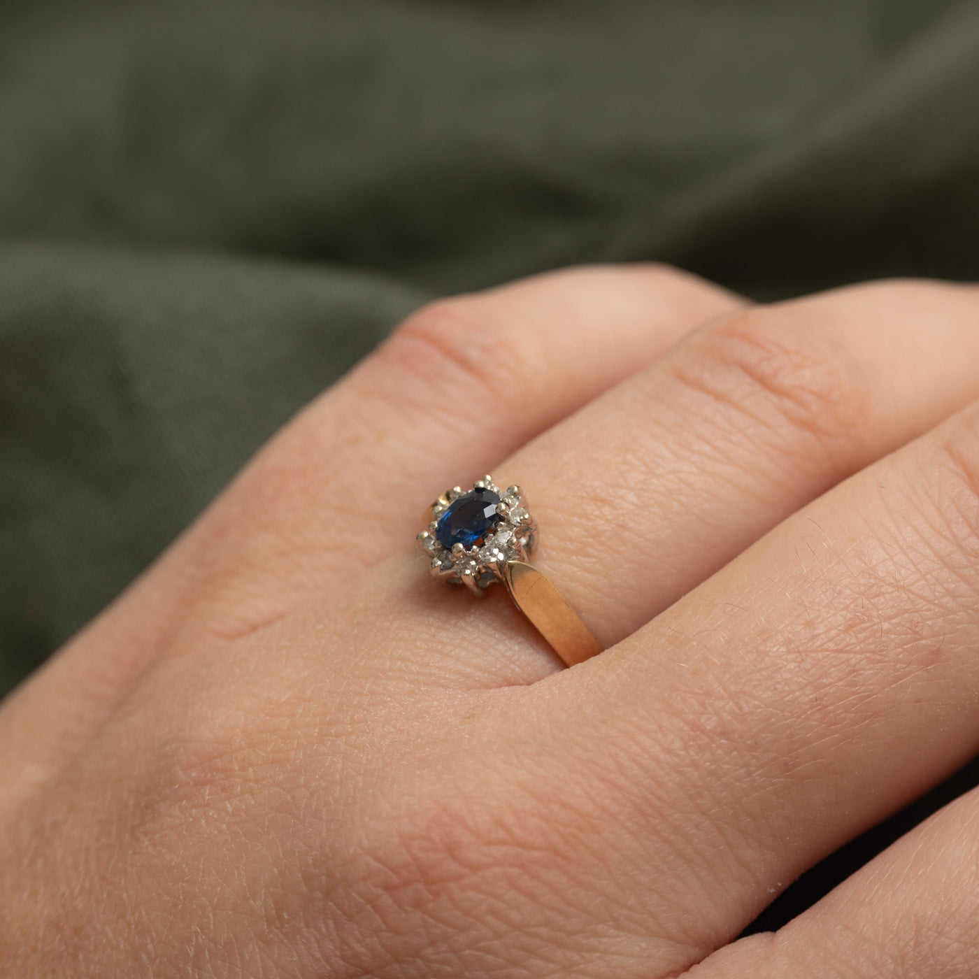 Oval Cut Sapphire & Diamond Petal Ring | SZ 5.75
