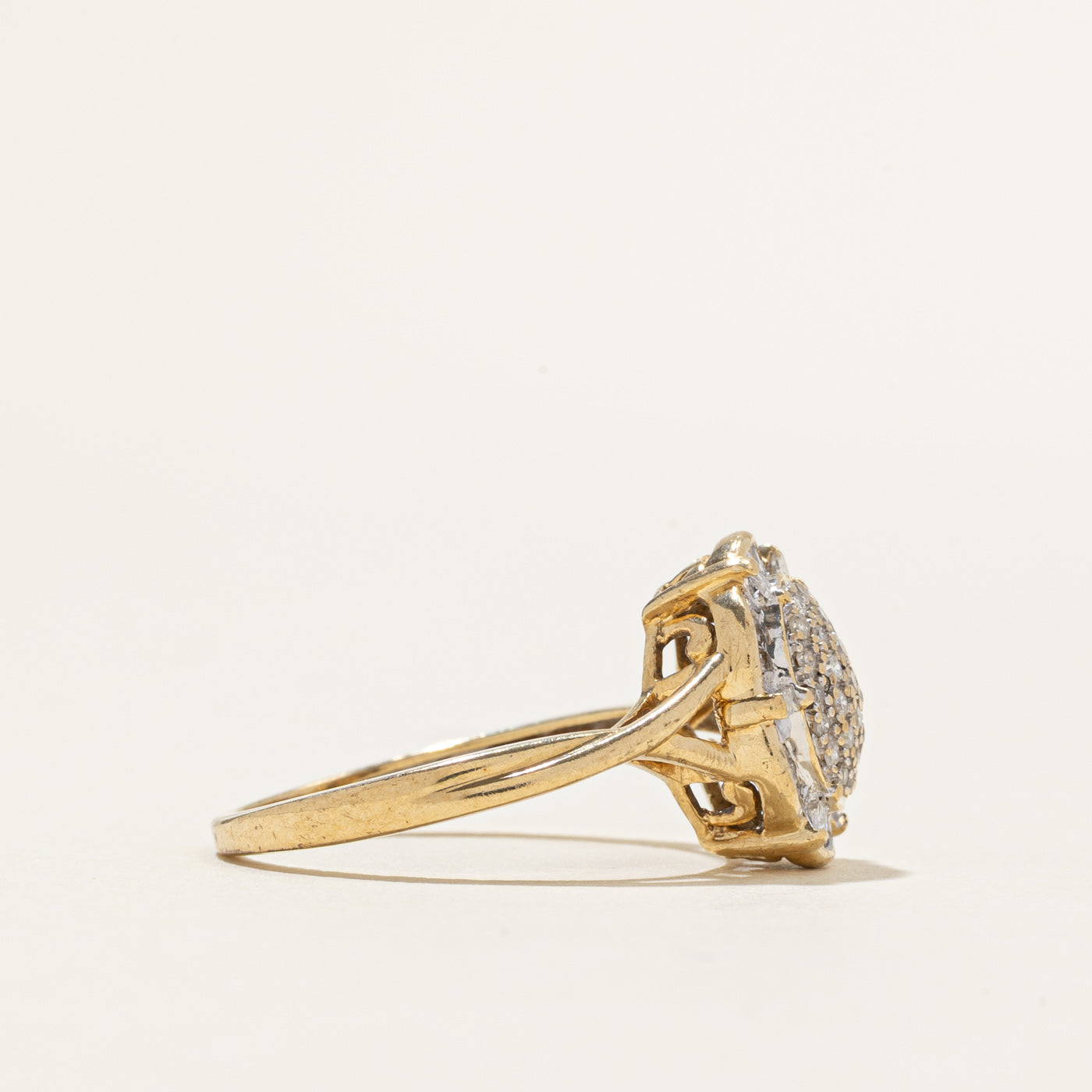 Multi Cut Diamond Oval Cluster Ring | 0.20ctw | SZ 7