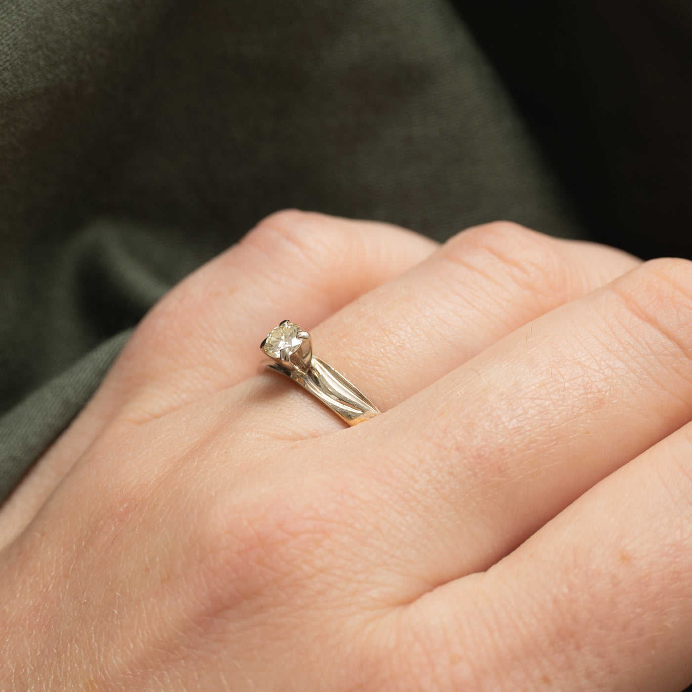 Solitaire High Set Diamond Grooved Ring | 0.26ct | SZ 6