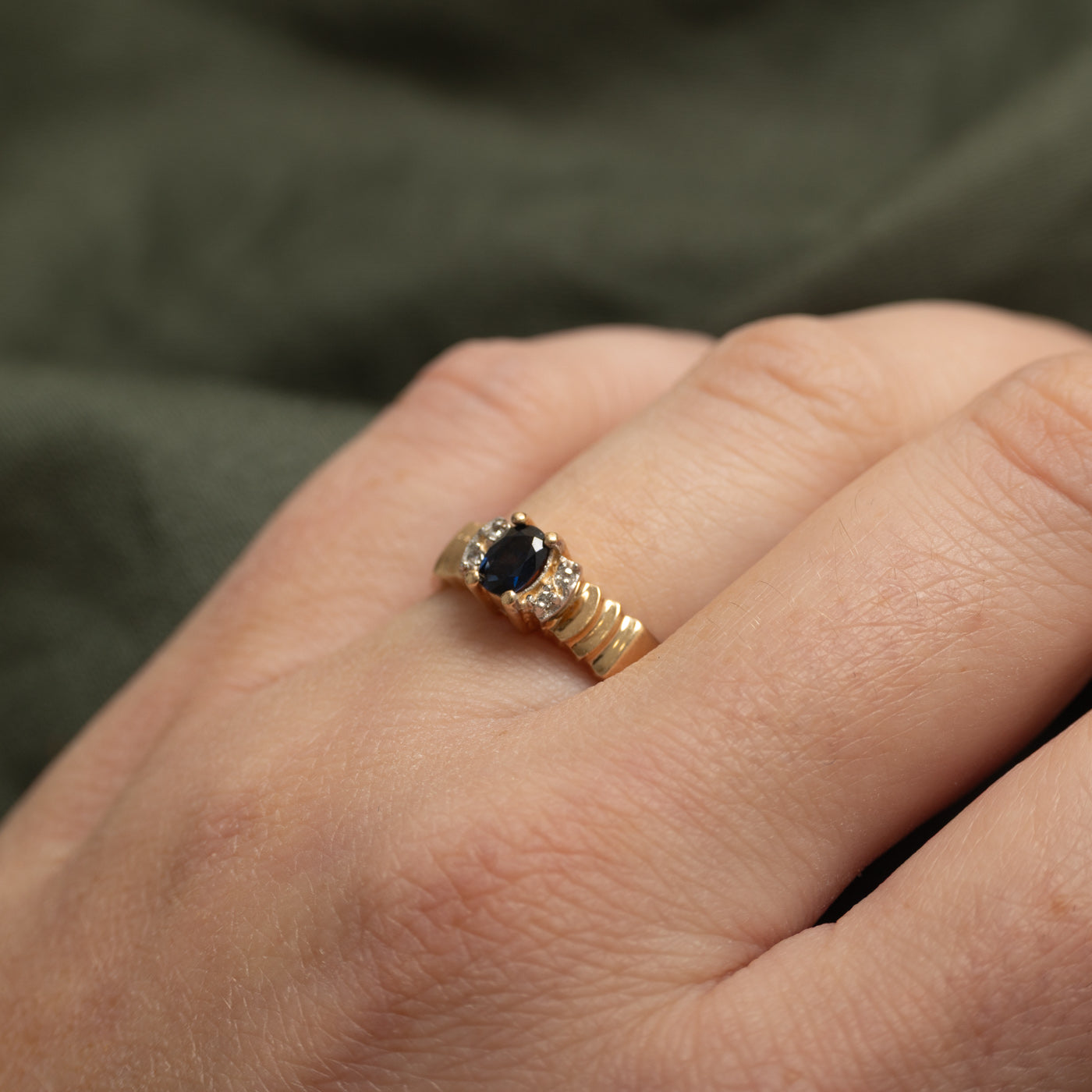 Oval Cut Sapphire & Diamond Grooved Ring | SZ 6