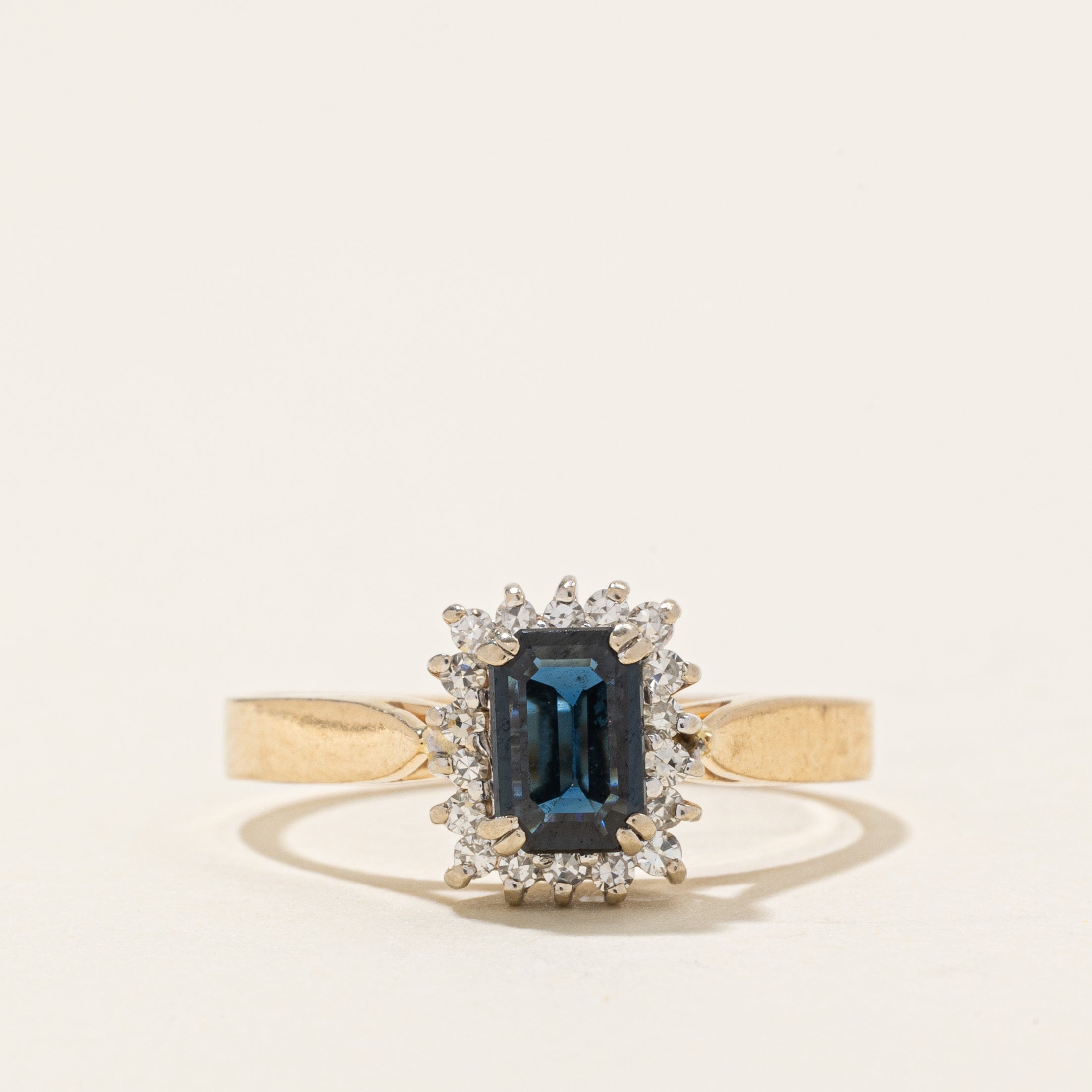 Bague halo pétales en saphir taille rectangulaire et diamants | 0,5 ct, 0,1 ct au total | Taille 6,0 |