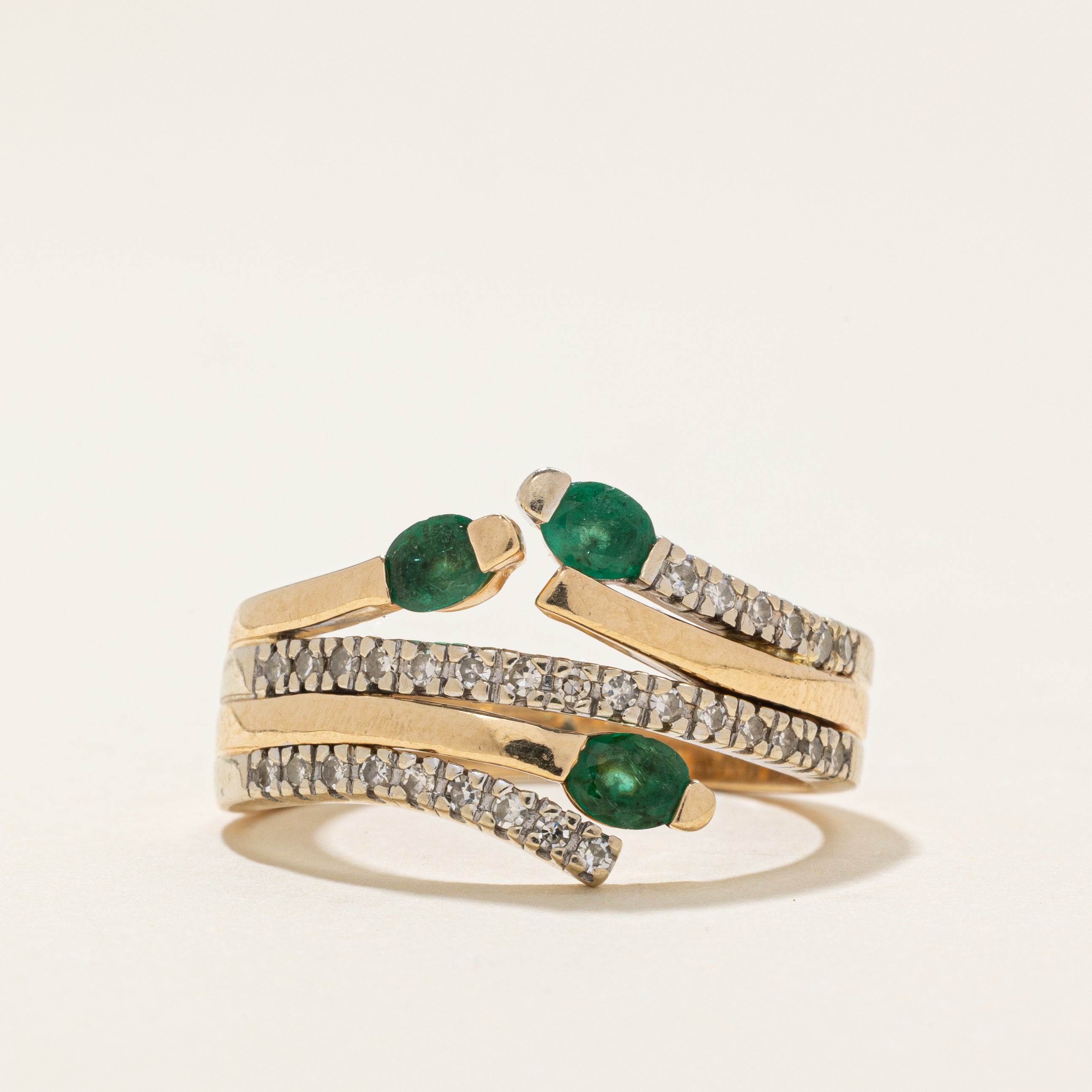 Bague sertie d'émeraudes et de diamants en couches | 0,07 ct | Taille 7,5 |