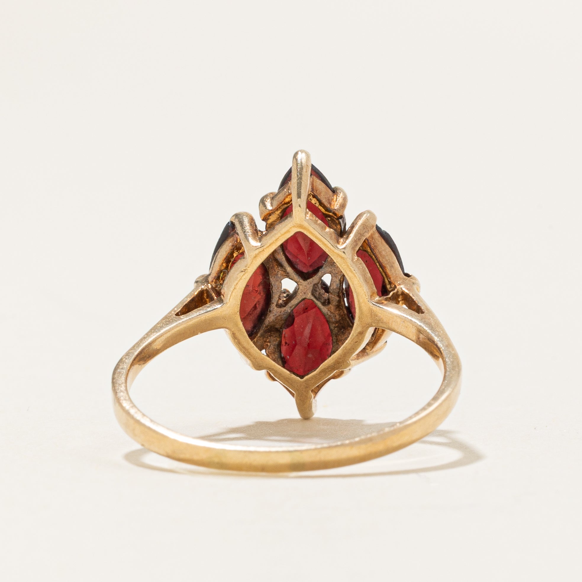 Bague sertie de quatre grenats | 6,0 ct | Taille 8,75 |
