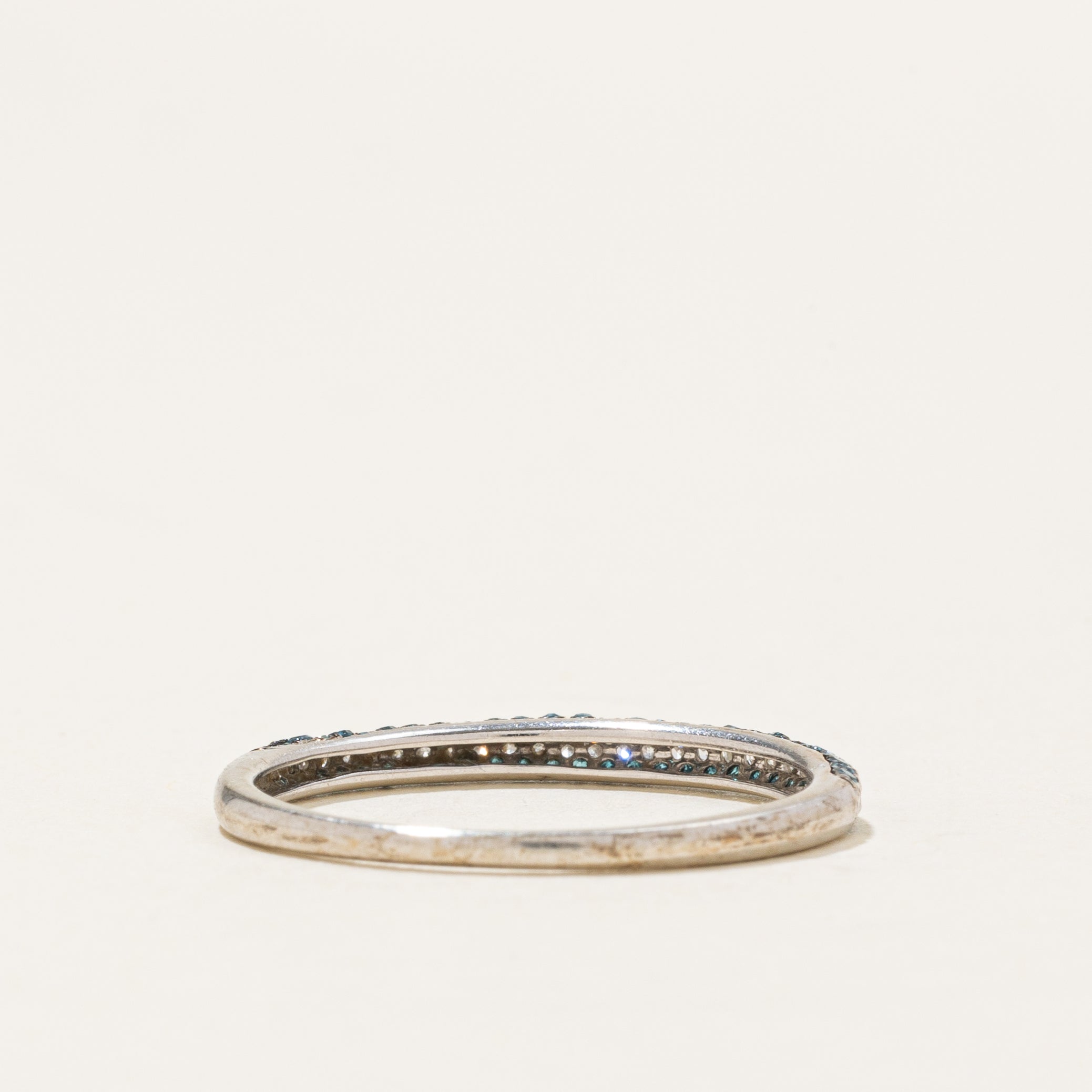 Alliance demi-éternité en diamants bleus et blancs | 0,16 ct | Taille 7,0 |