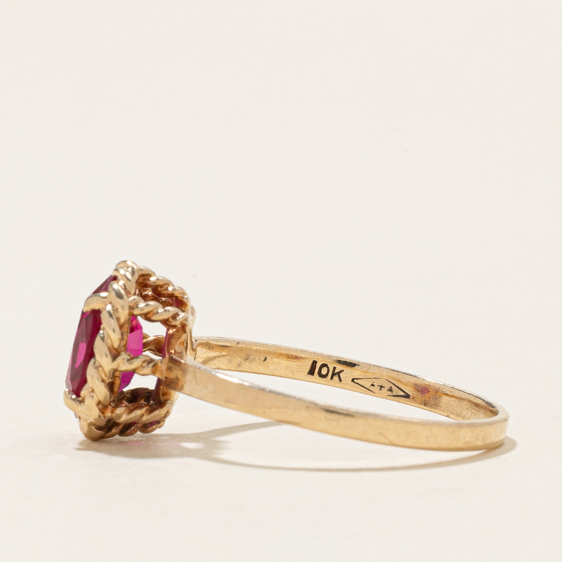 Bague texturée en rubis synthétique à motif corde | 1,3 ct | Taille 6,5 |