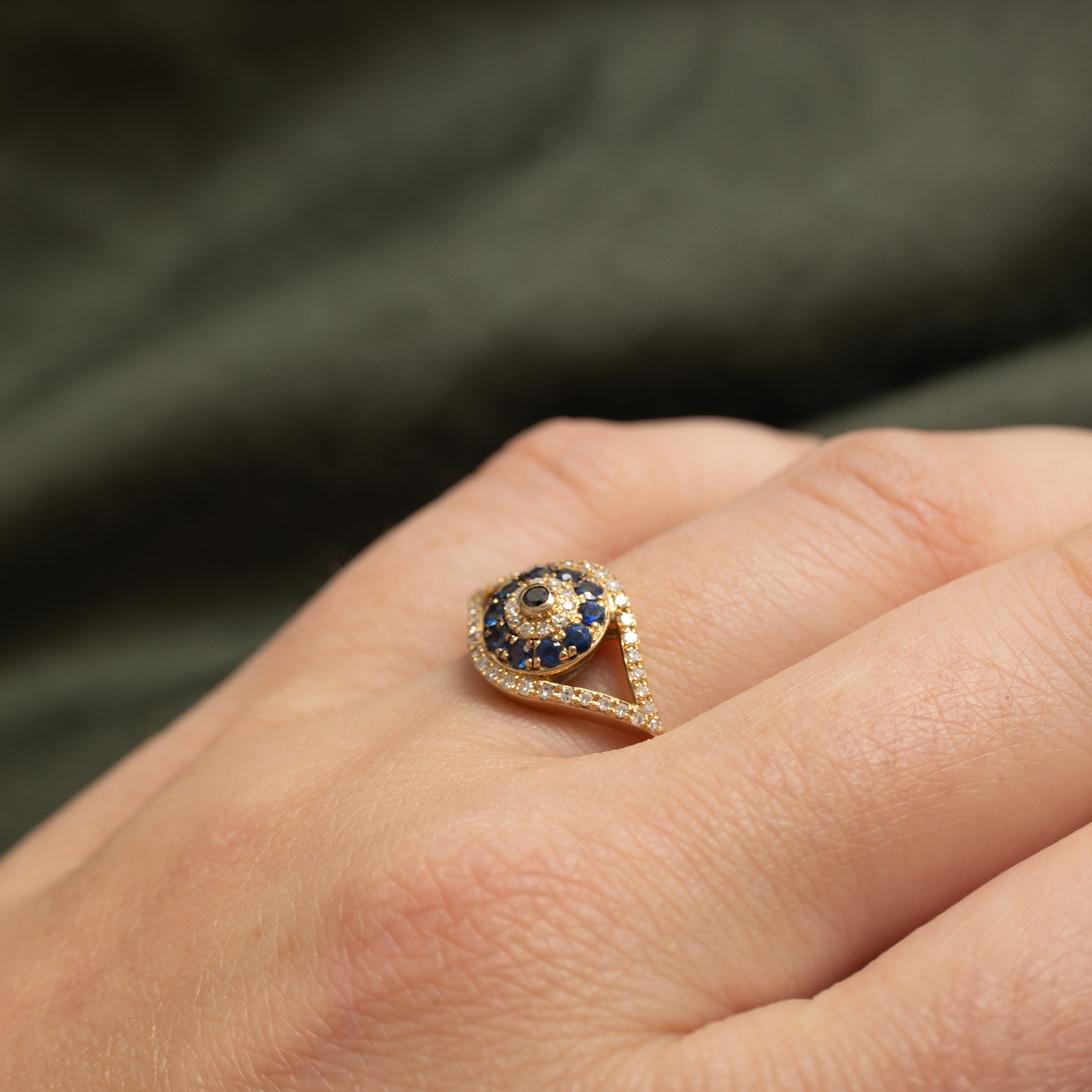 Bague œil protecteur en saphir et diamants | 0,25 ct, 0,18 ct | Taille 7