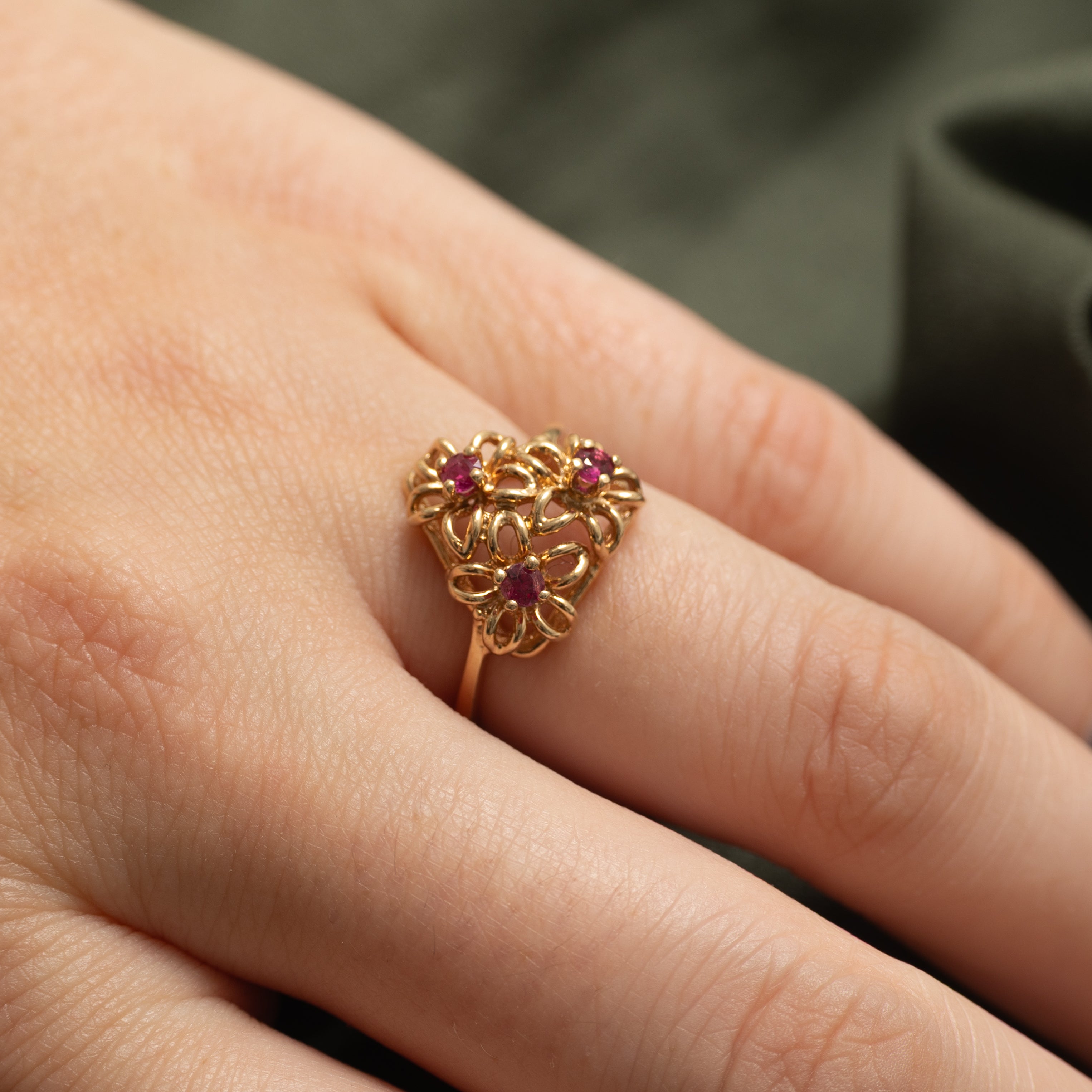 Scattered Ruby Openwork Flower Ring | 0.15ctw | SZ 6