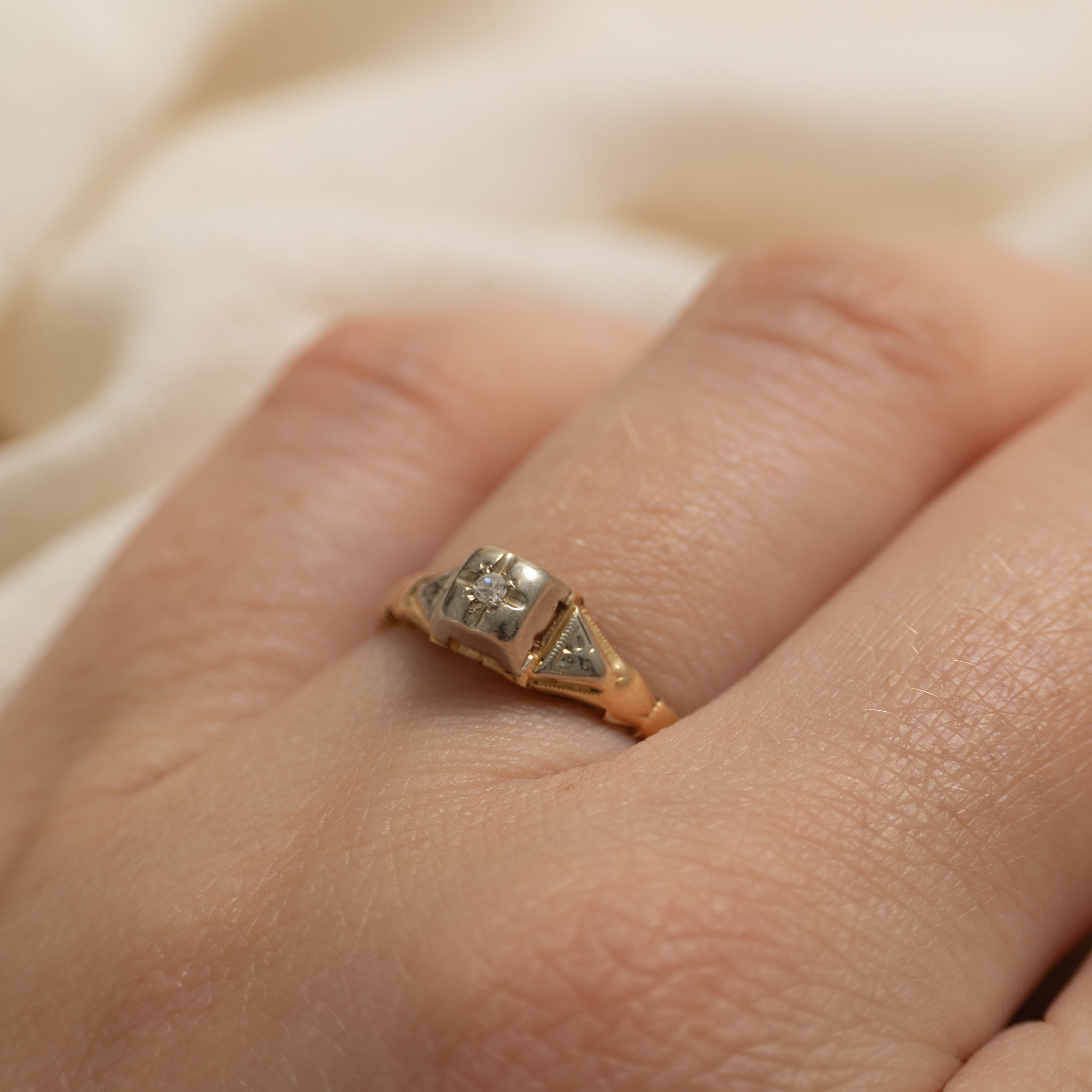 Two Tone Star Set Diamond Ring | SZ 5.75