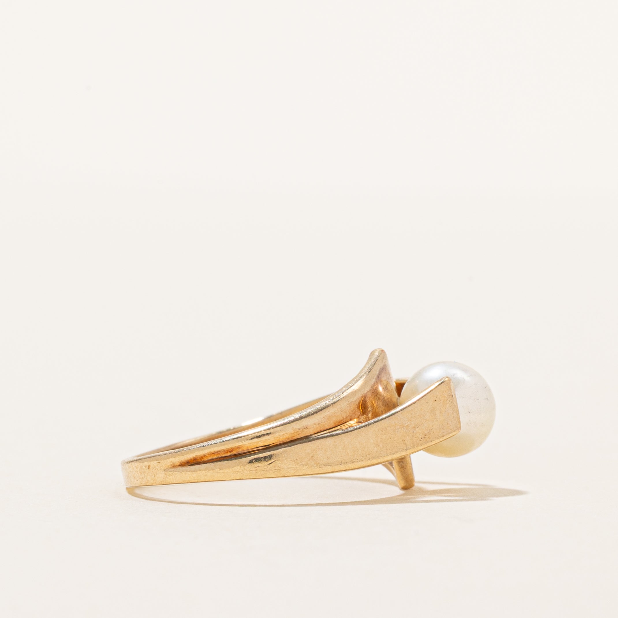 Solitaire Pearl Bypass Ring | SZ 6.25