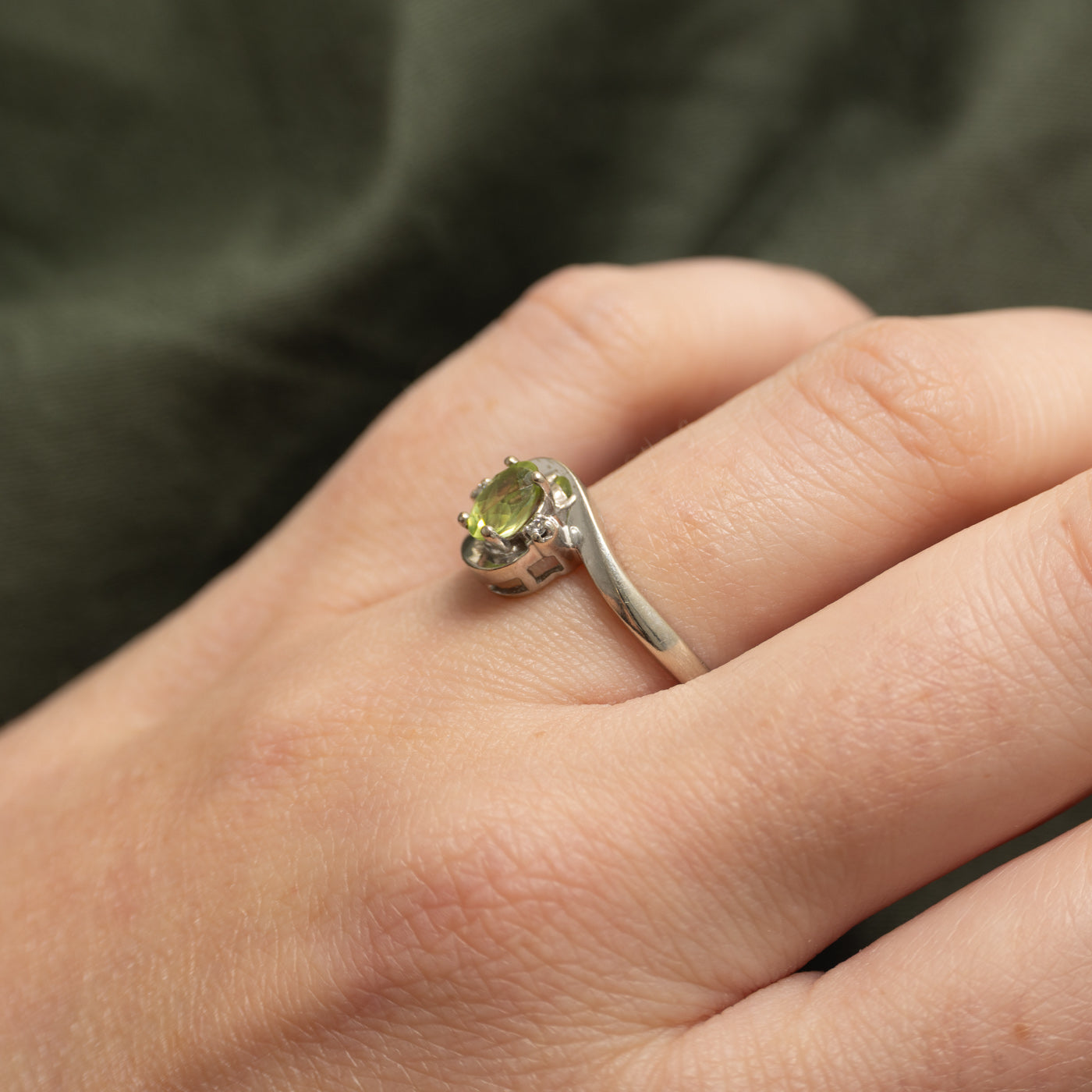 Basket Set Peridot & Diamond Bypass Ring | 0.50ct, 0.02ct | SZ 9.75